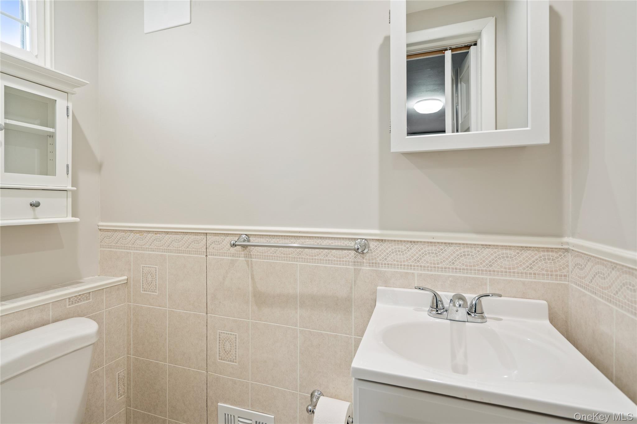 #8 photo, 246 W 10th Street, Deer Park , NY 11729