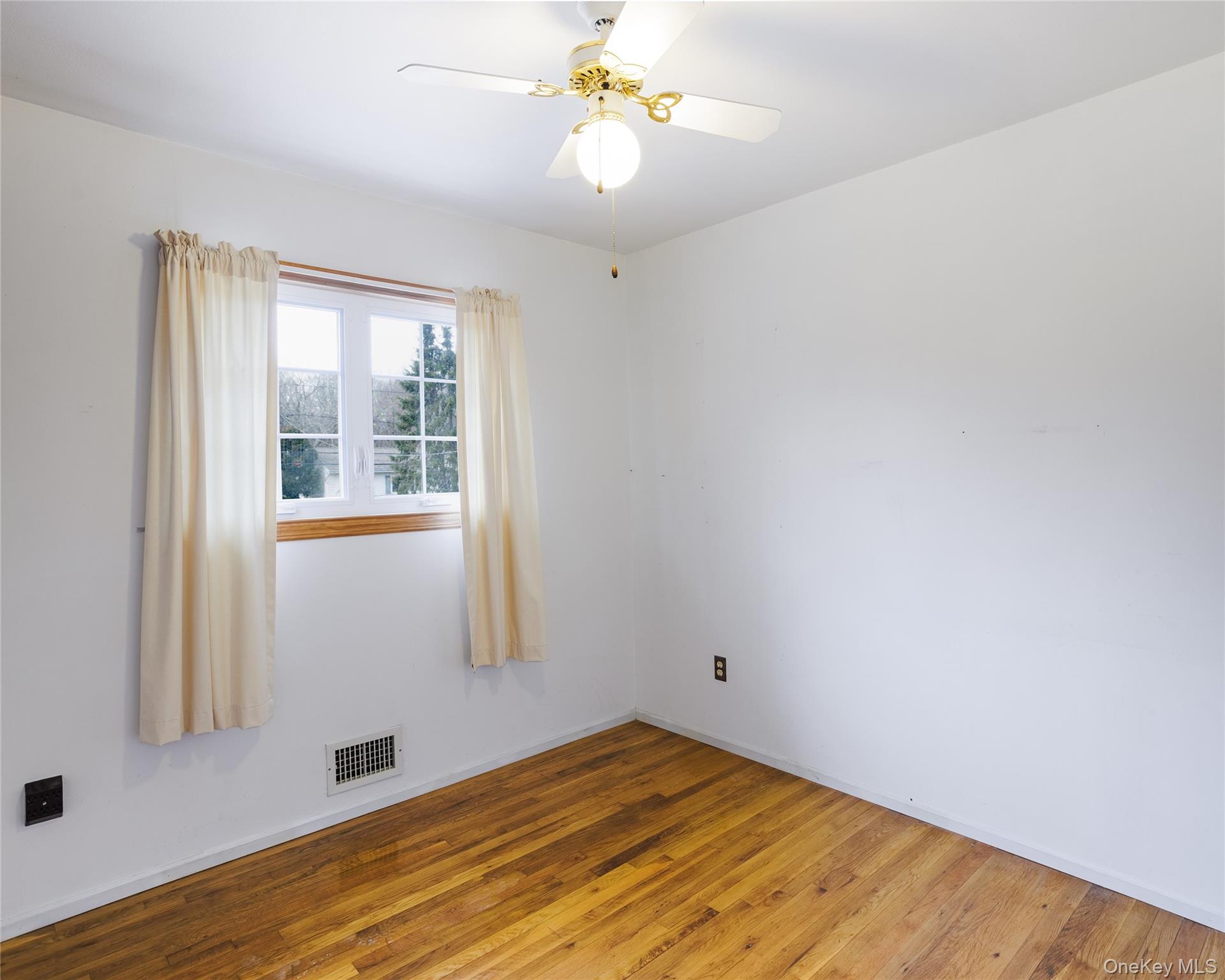 #13 photo, 5 Junard Boulevard, Port Jefferson Station , NY 11776