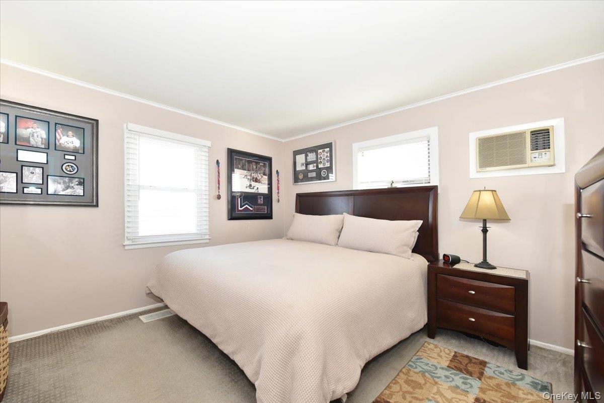 #11 photo, 27 Seaton Street, Massapequa , NY 11758