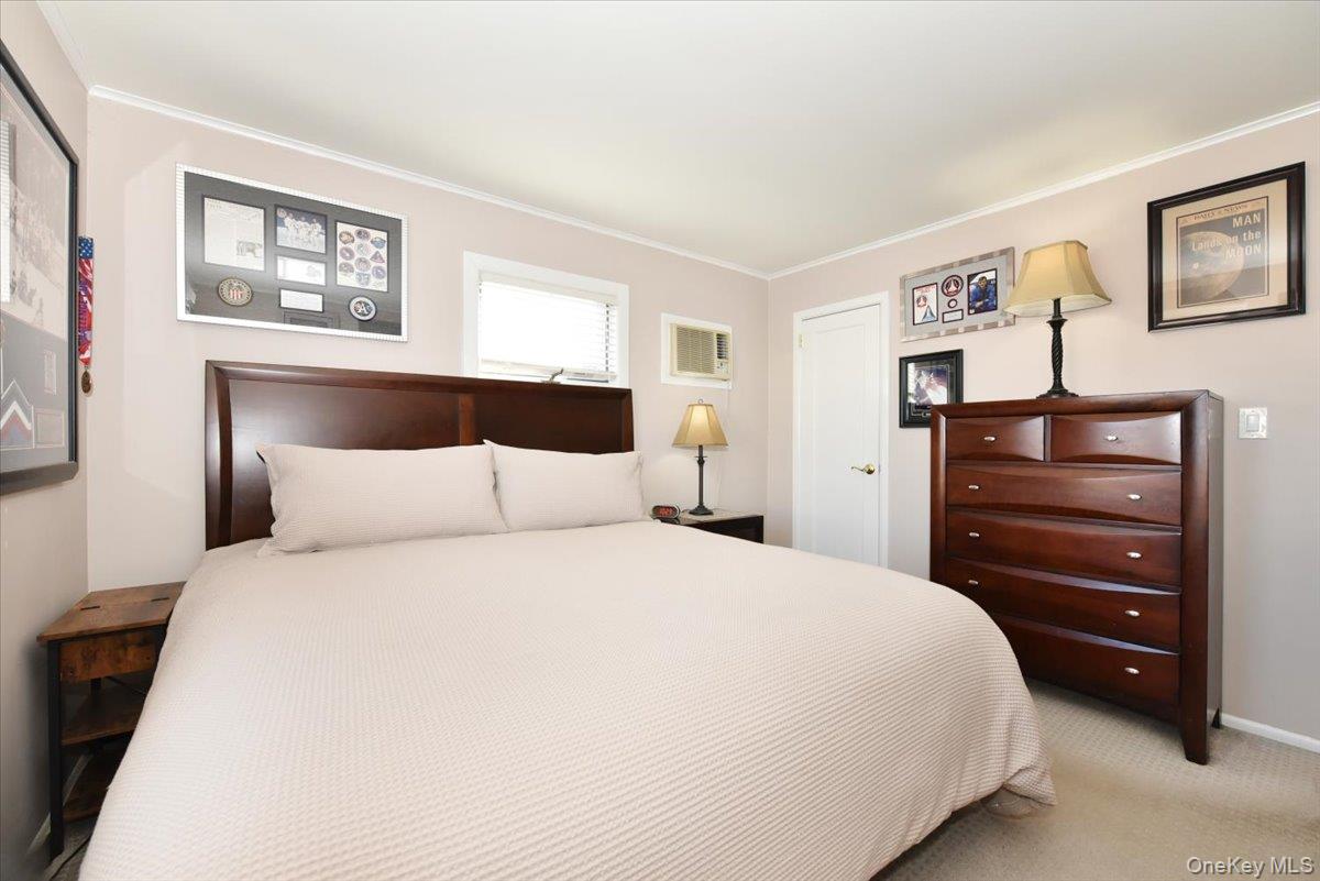 #12 photo, 27 Seaton Street, Massapequa , NY 11758