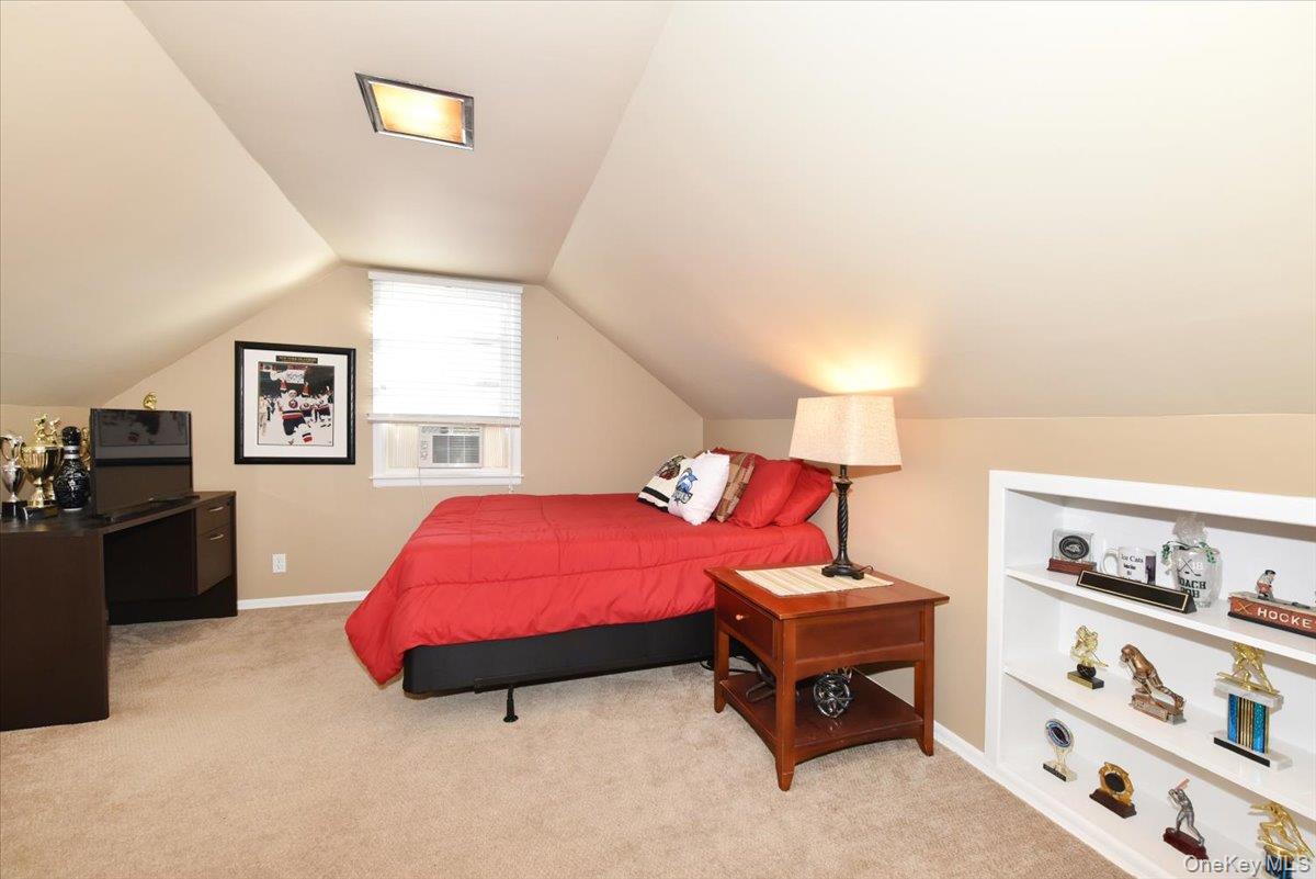 #15 photo, 27 Seaton Street, Massapequa , NY 11758