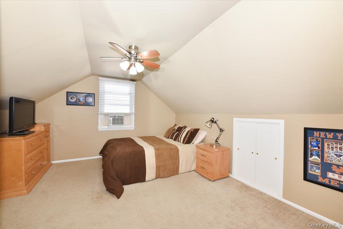 #16 photo, 27 Seaton Street, Massapequa , NY 11758