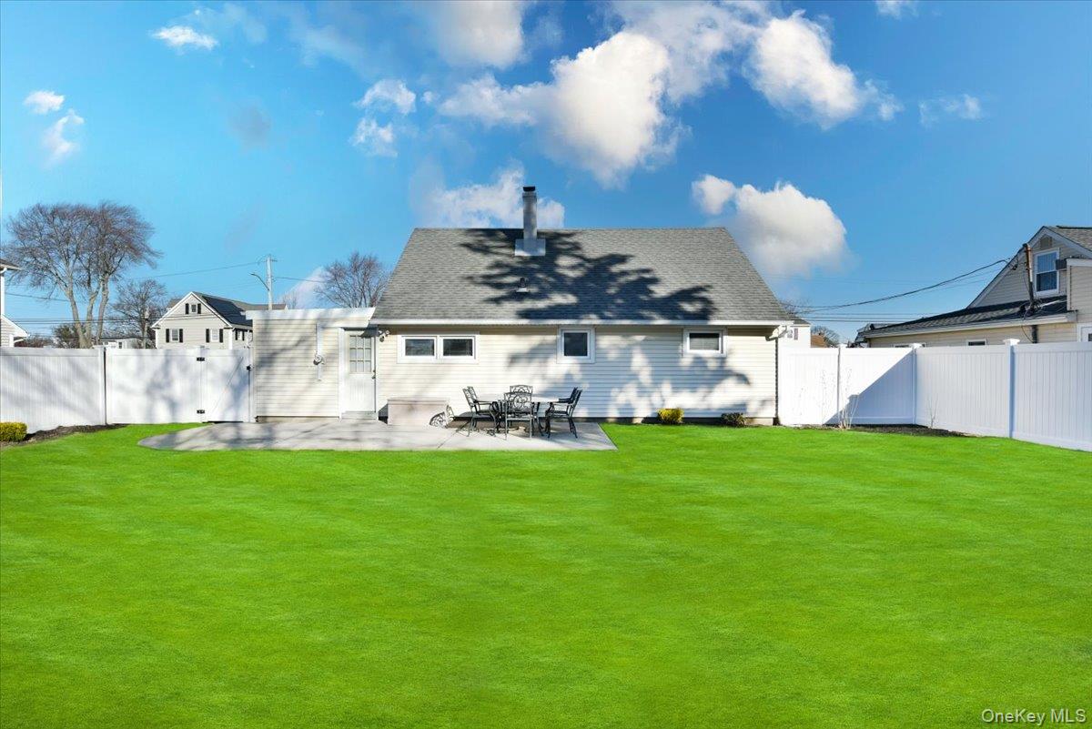 #20 photo, 27 Seaton Street, Massapequa , NY 11758