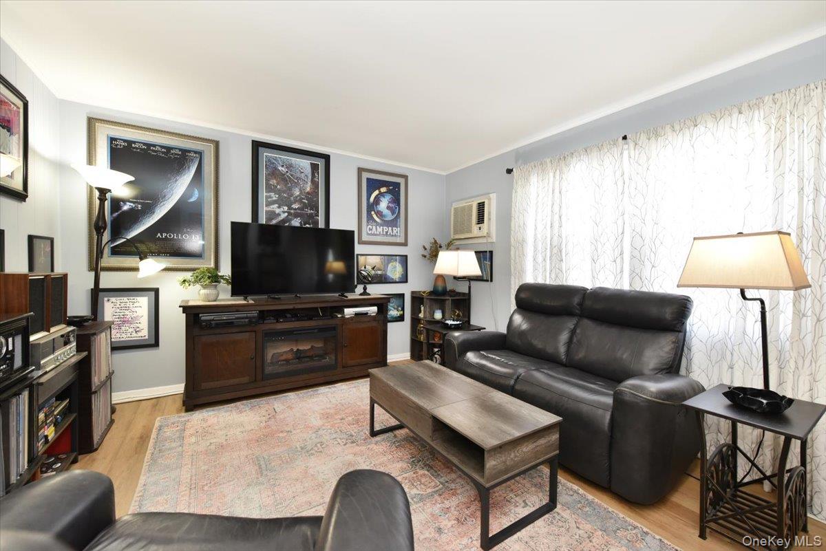 #5 photo, 27 Seaton Street, Massapequa , NY 11758