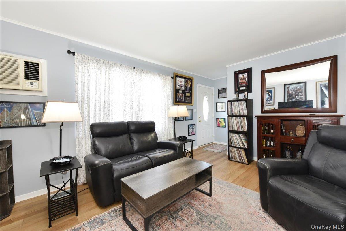 #6 photo, 27 Seaton Street, Massapequa , NY 11758