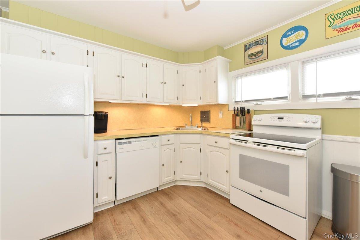 #9 photo, 27 Seaton Street, Massapequa , NY 11758