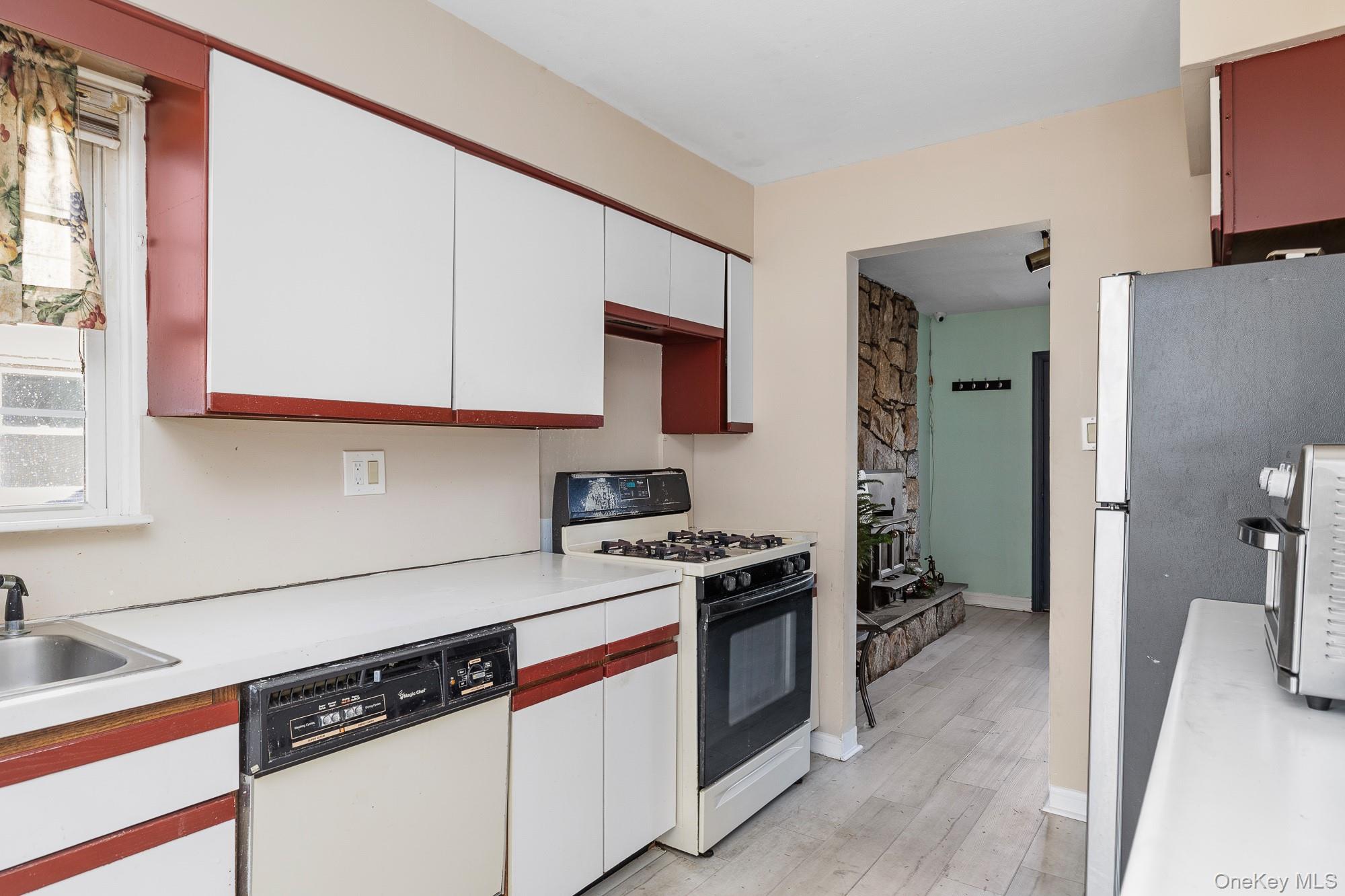 #10 photo, 5 Gardner Avenue, Hicksville , NY 11801