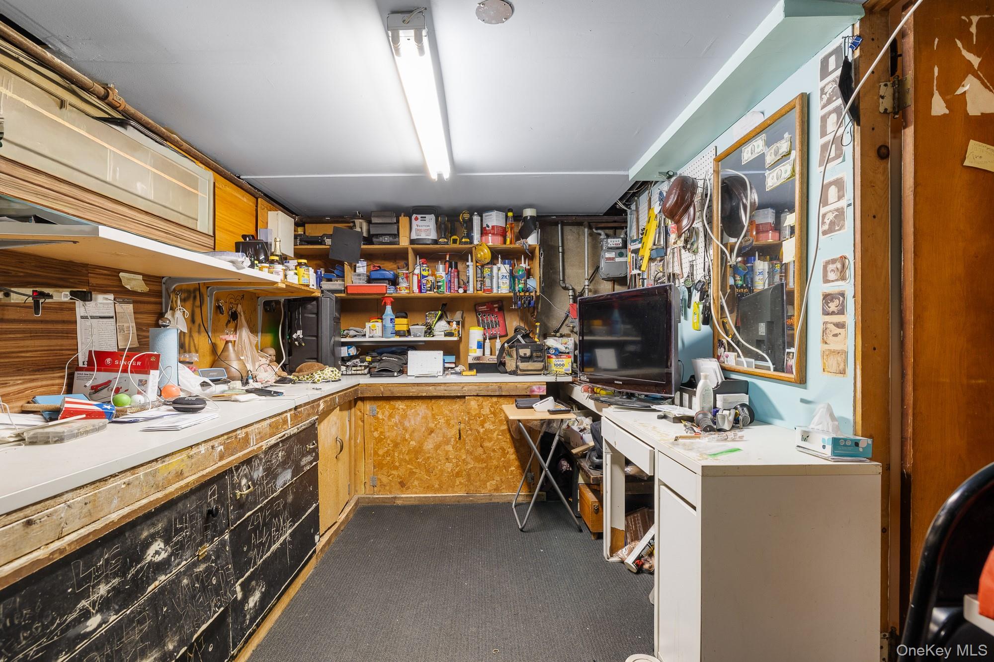 #19 photo, 5 Gardner Avenue, Hicksville , NY 11801