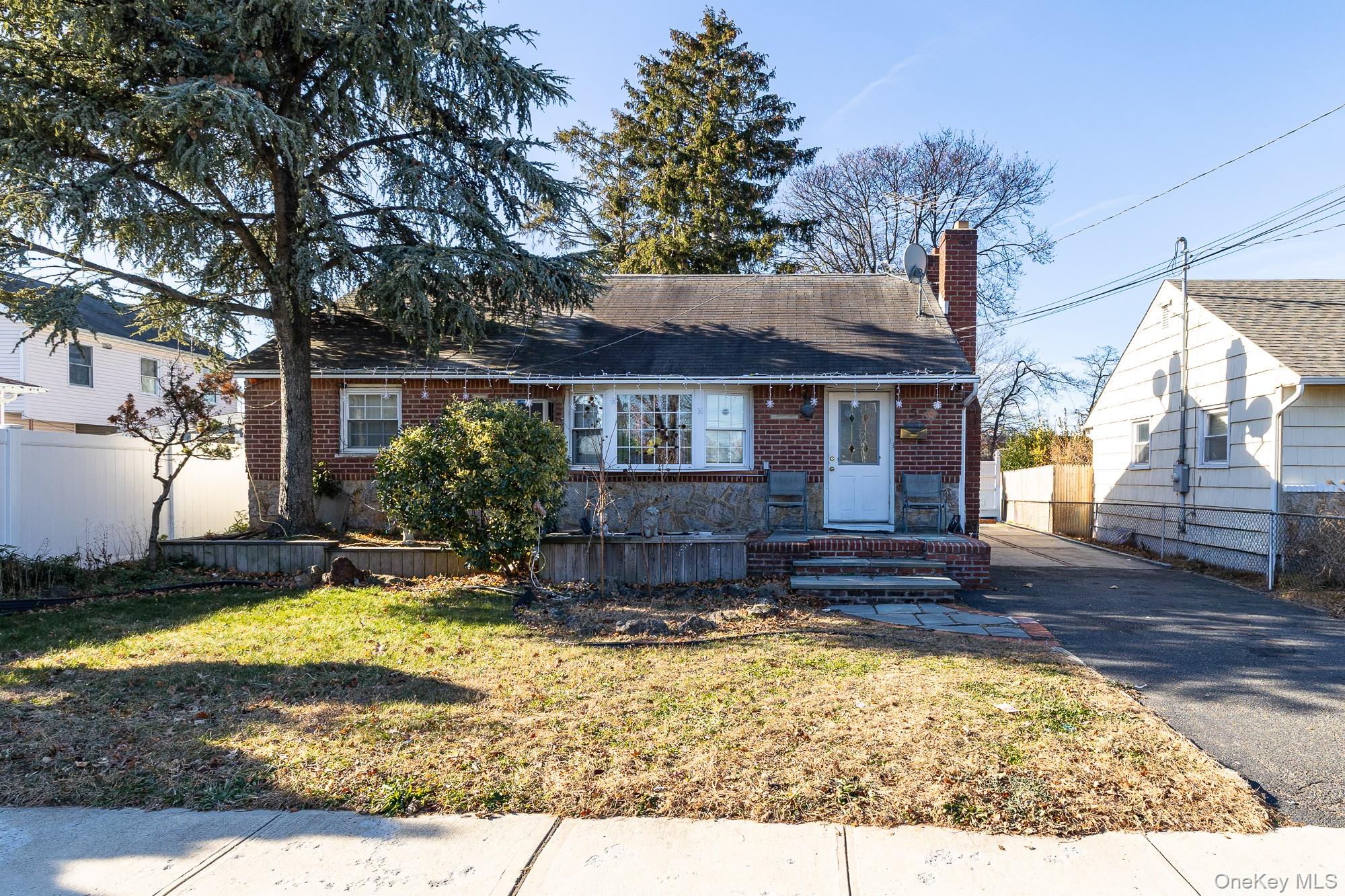 #2 photo, 5 Gardner Avenue, Hicksville , NY 11801