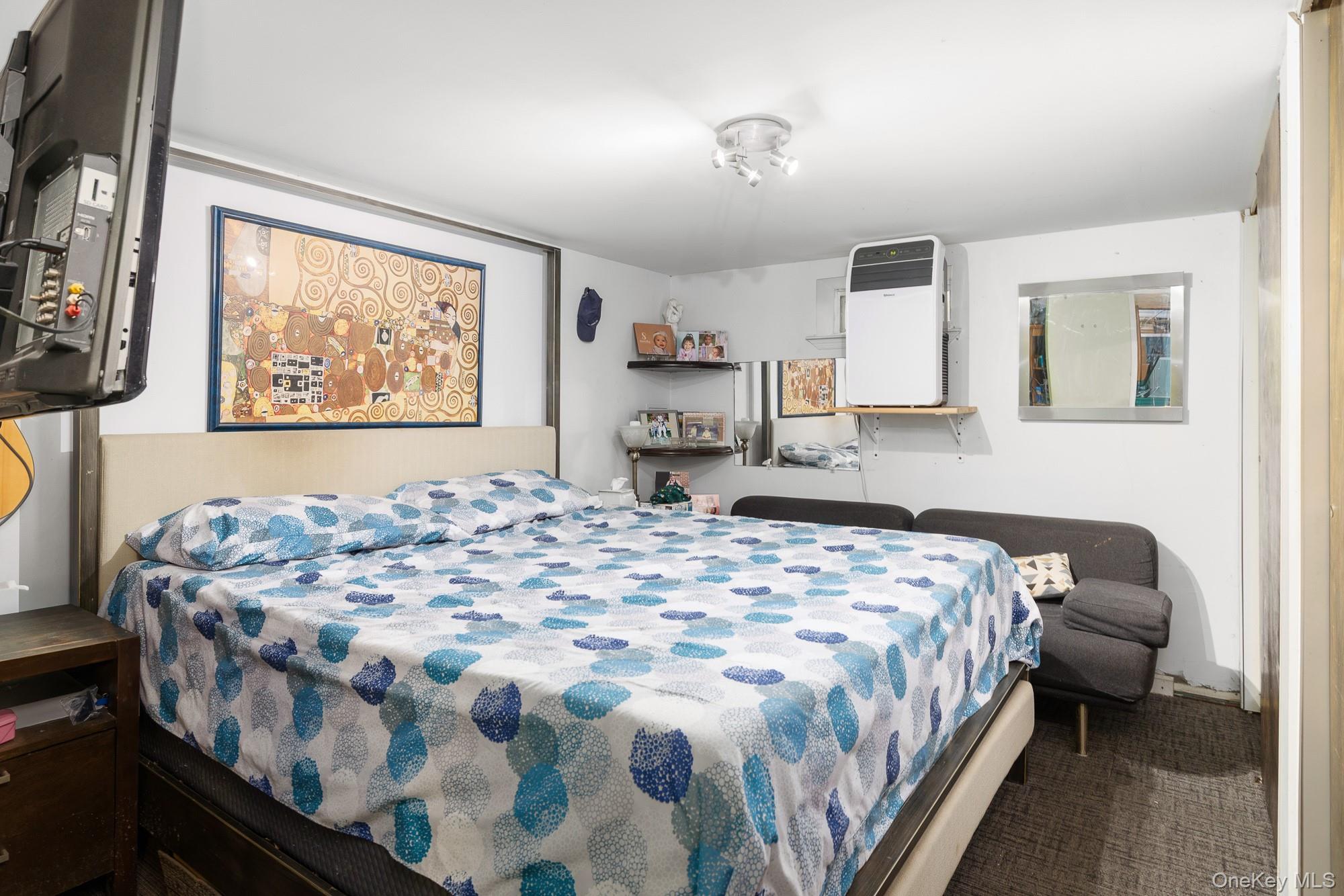 #20 photo, 5 Gardner Avenue, Hicksville , NY 11801