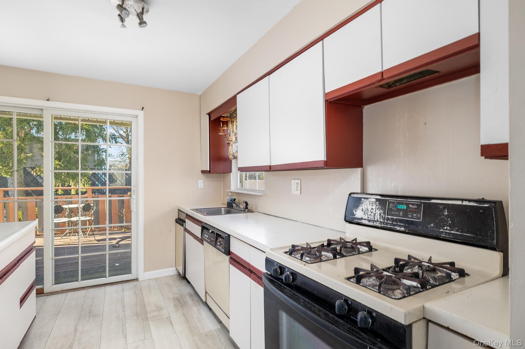 #8 photo, 5 Gardner Avenue, Hicksville , NY 11801