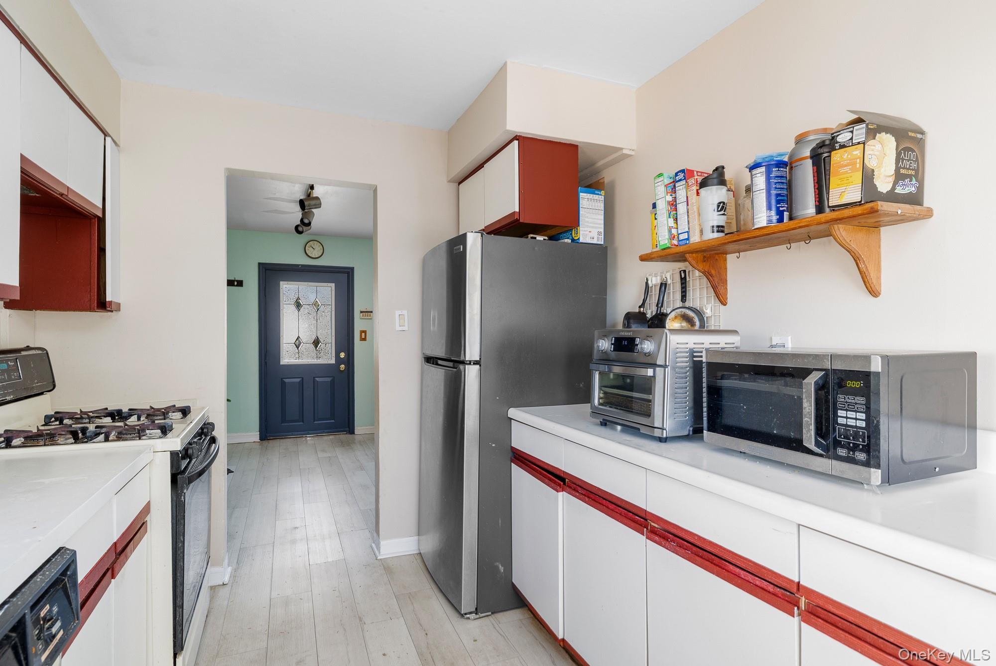 #9 photo, 5 Gardner Avenue, Hicksville , NY 11801