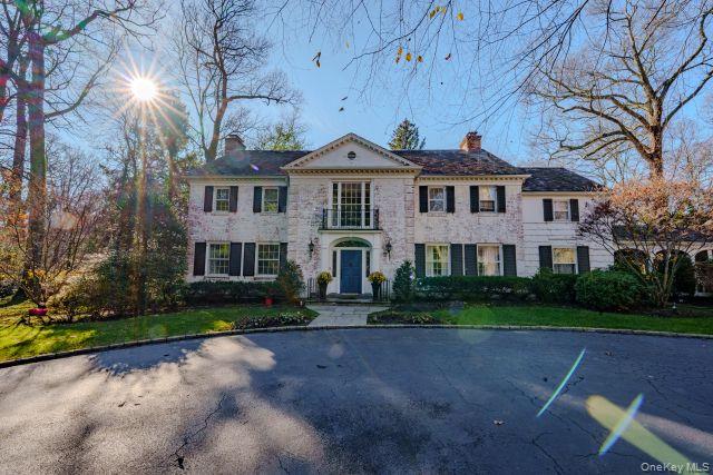 #1 photo, 10 Hidden Pond, Muttontown , NY 11545