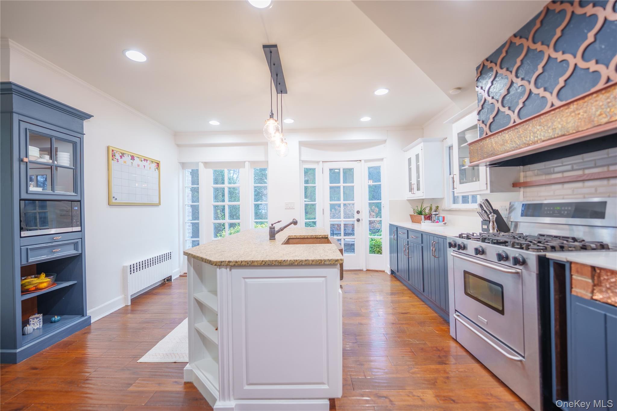 #16 photo, 10 Hidden Pond, Muttontown , NY 11545