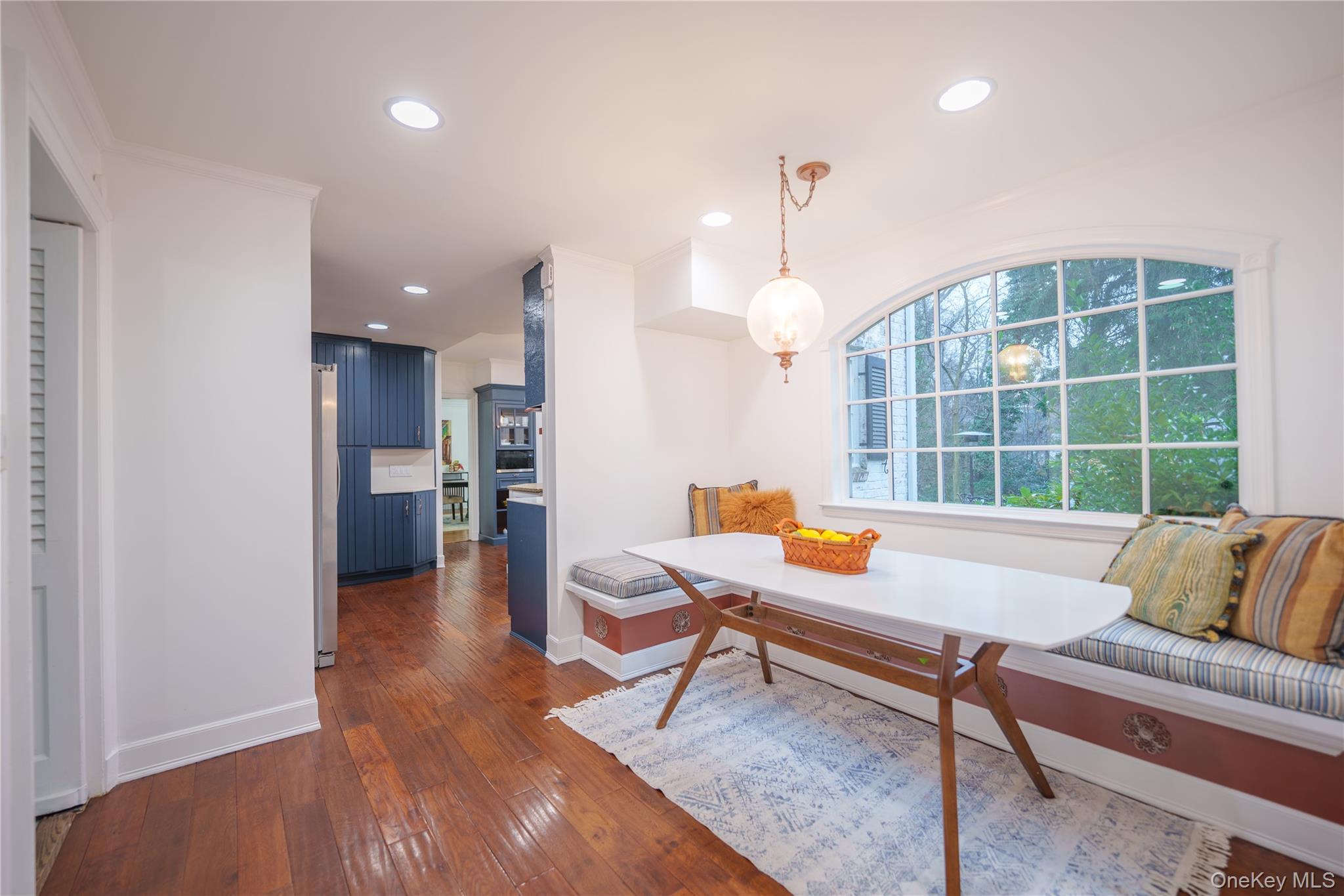 #17 photo, 10 Hidden Pond, Muttontown , NY 11545