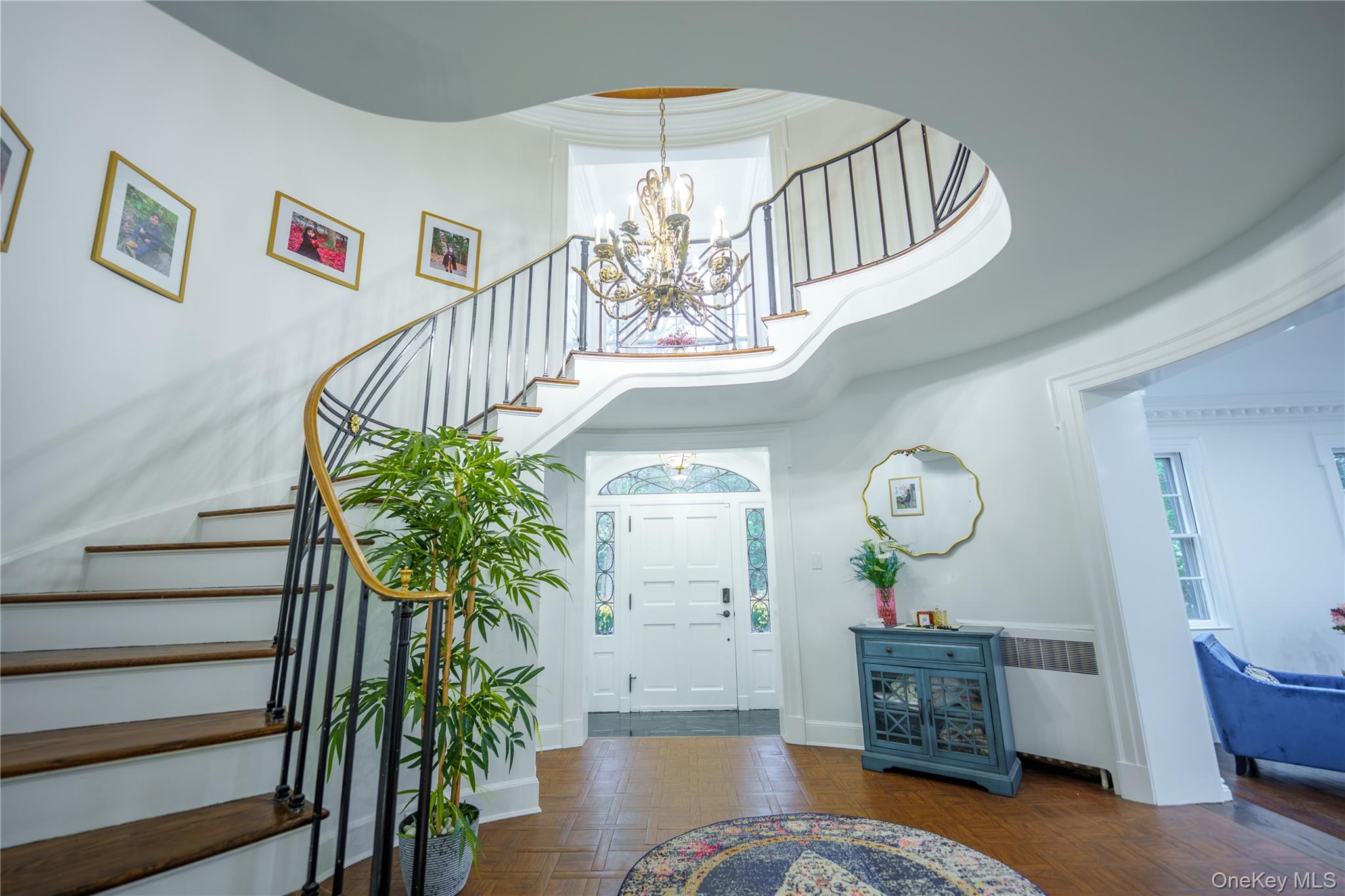 #4 photo, 10 Hidden Pond, Muttontown , NY 11545