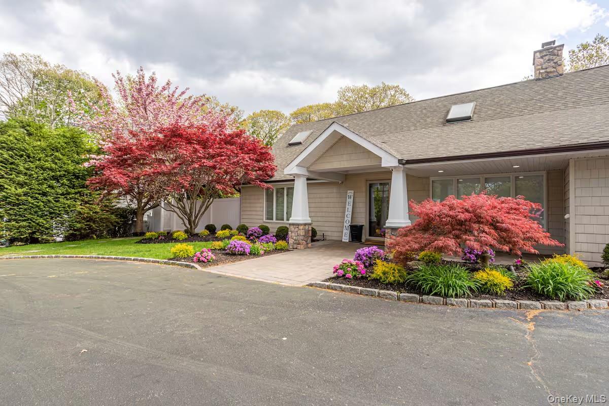 #1 photo, 56 Fairfields Lane, Huntington Station , NY 11746