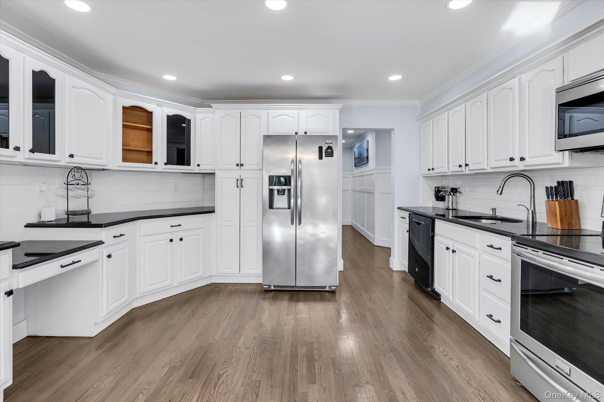 #5 photo, 56 Fairfields Lane, Huntington Station , NY 11746