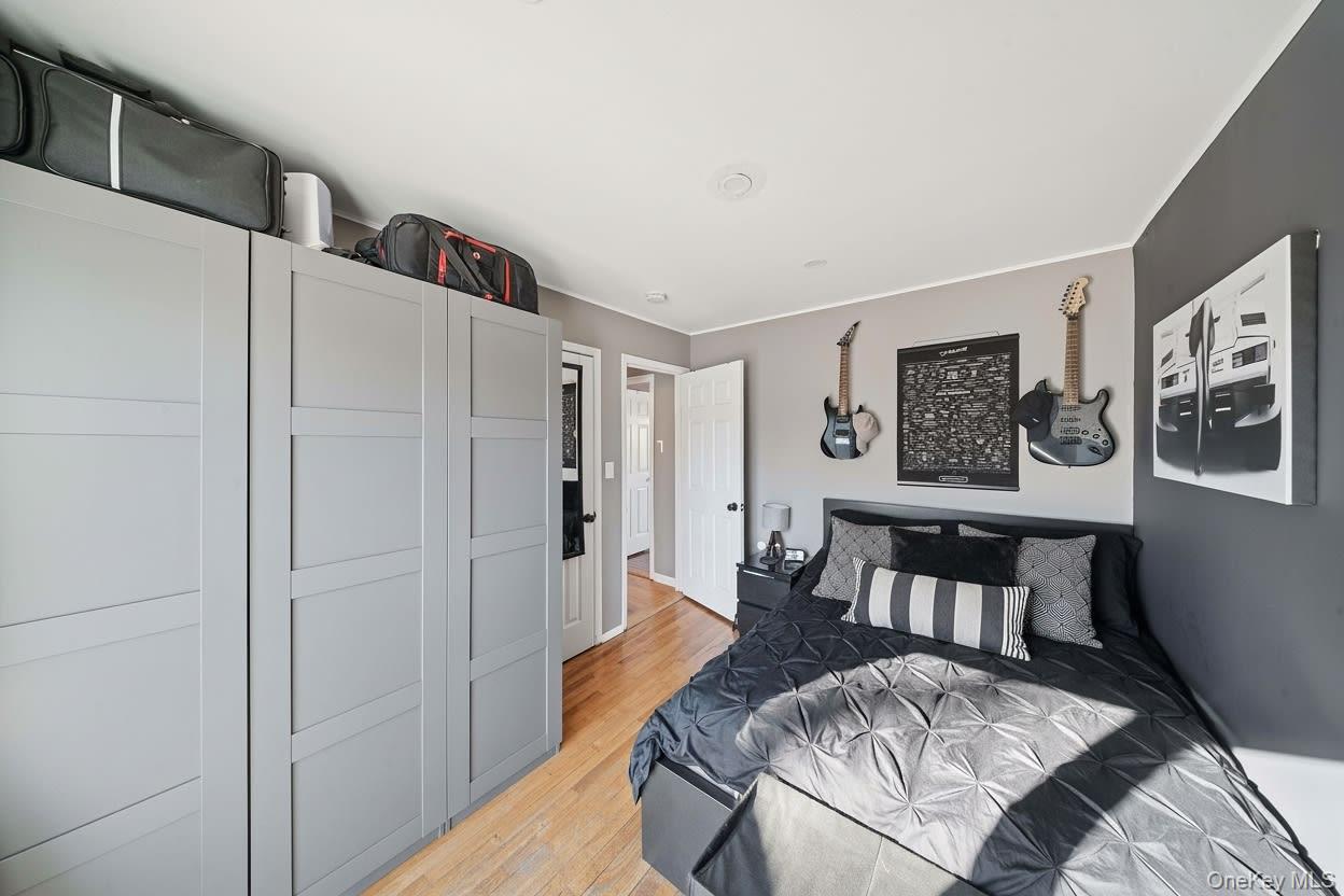 #11 photo, 484 18th Street, West Babylon , NY 11704