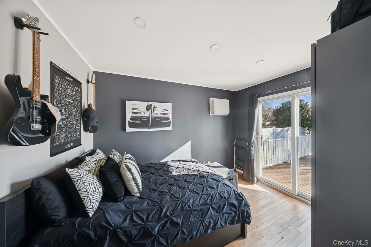 #12 photo, 484 18th Street, West Babylon , NY 11704