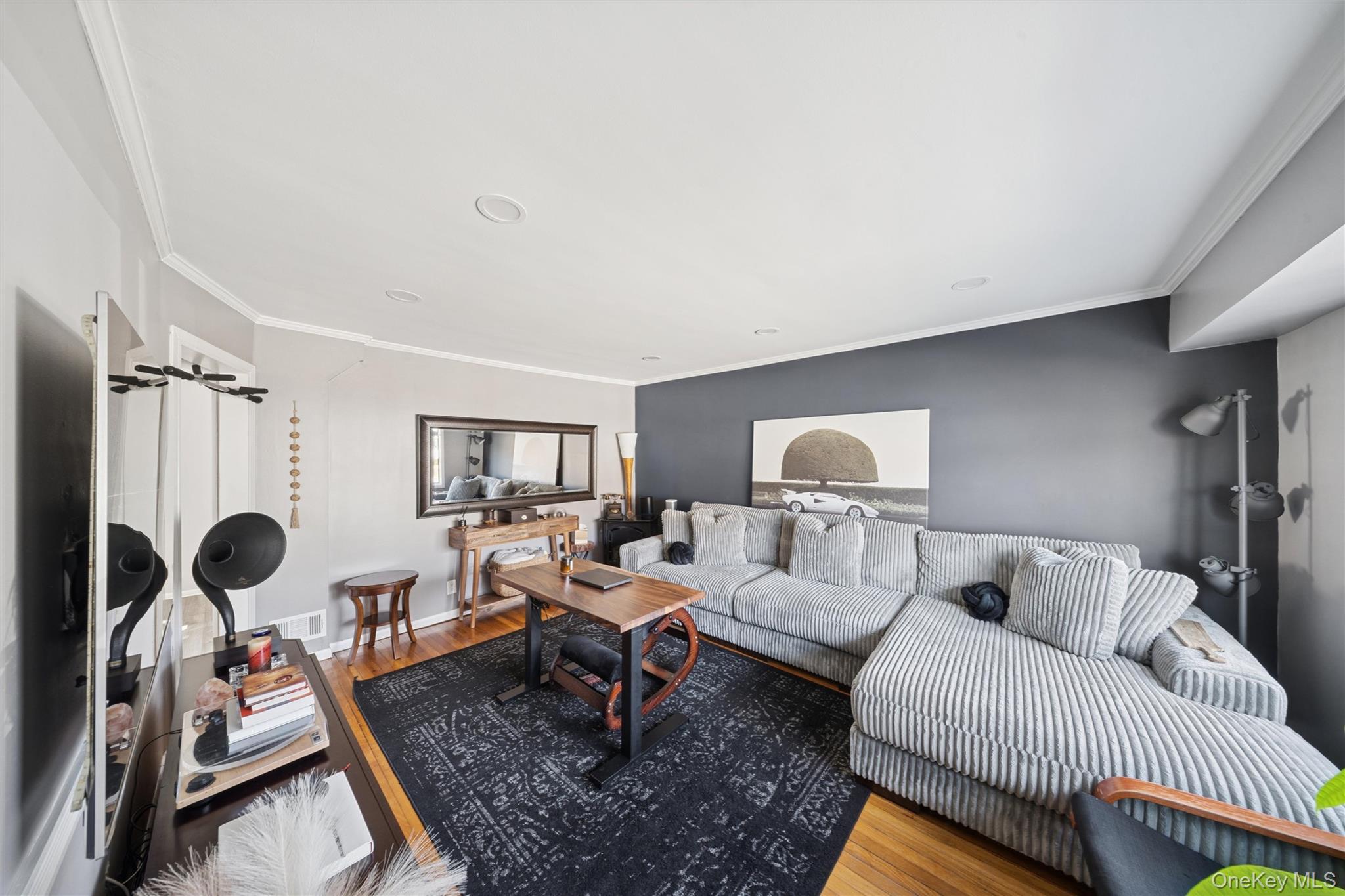 #5 photo, 484 18th Street, West Babylon , NY 11704