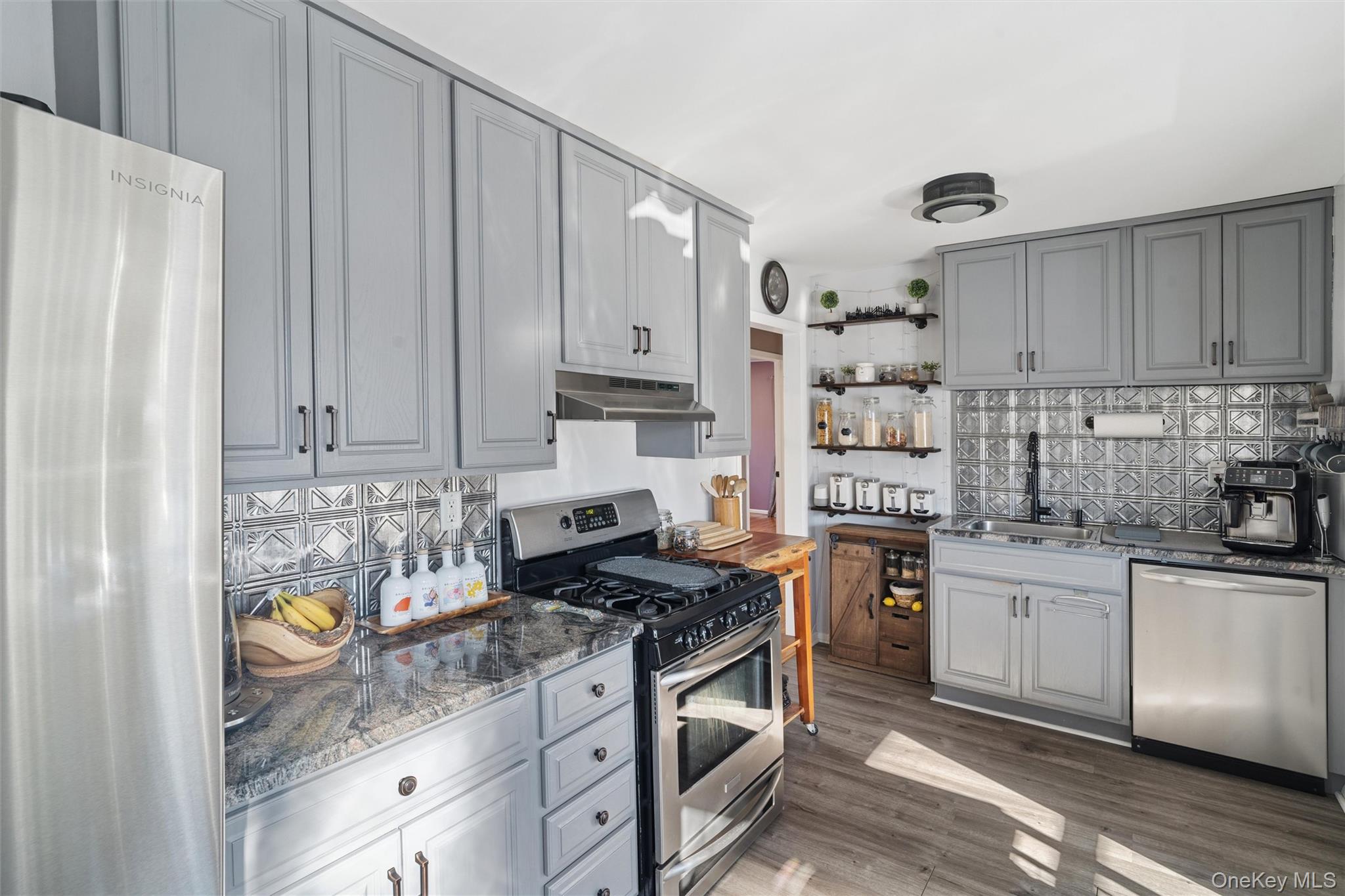 #7 photo, 484 18th Street, West Babylon , NY 11704