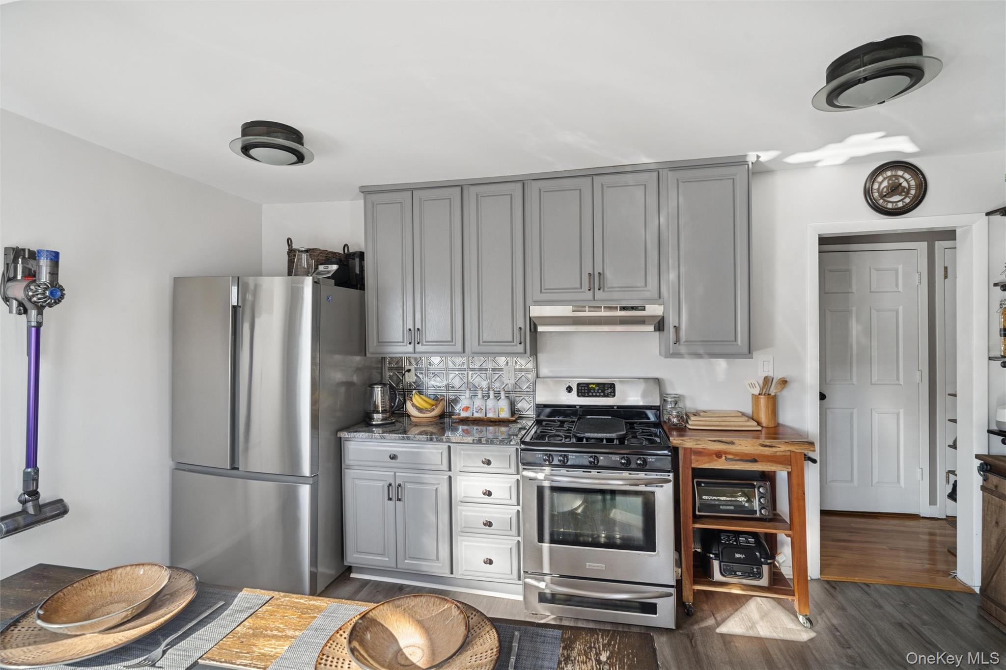 #8 photo, 484 18th Street, West Babylon , NY 11704