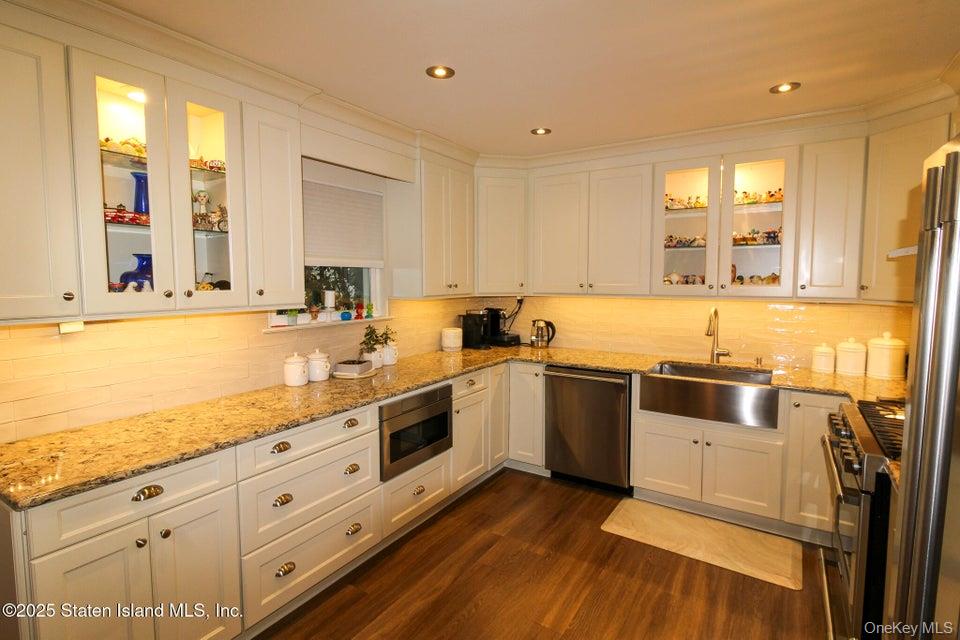 #17 photo, 135 Freedom ave, Staten Island , NY 10314