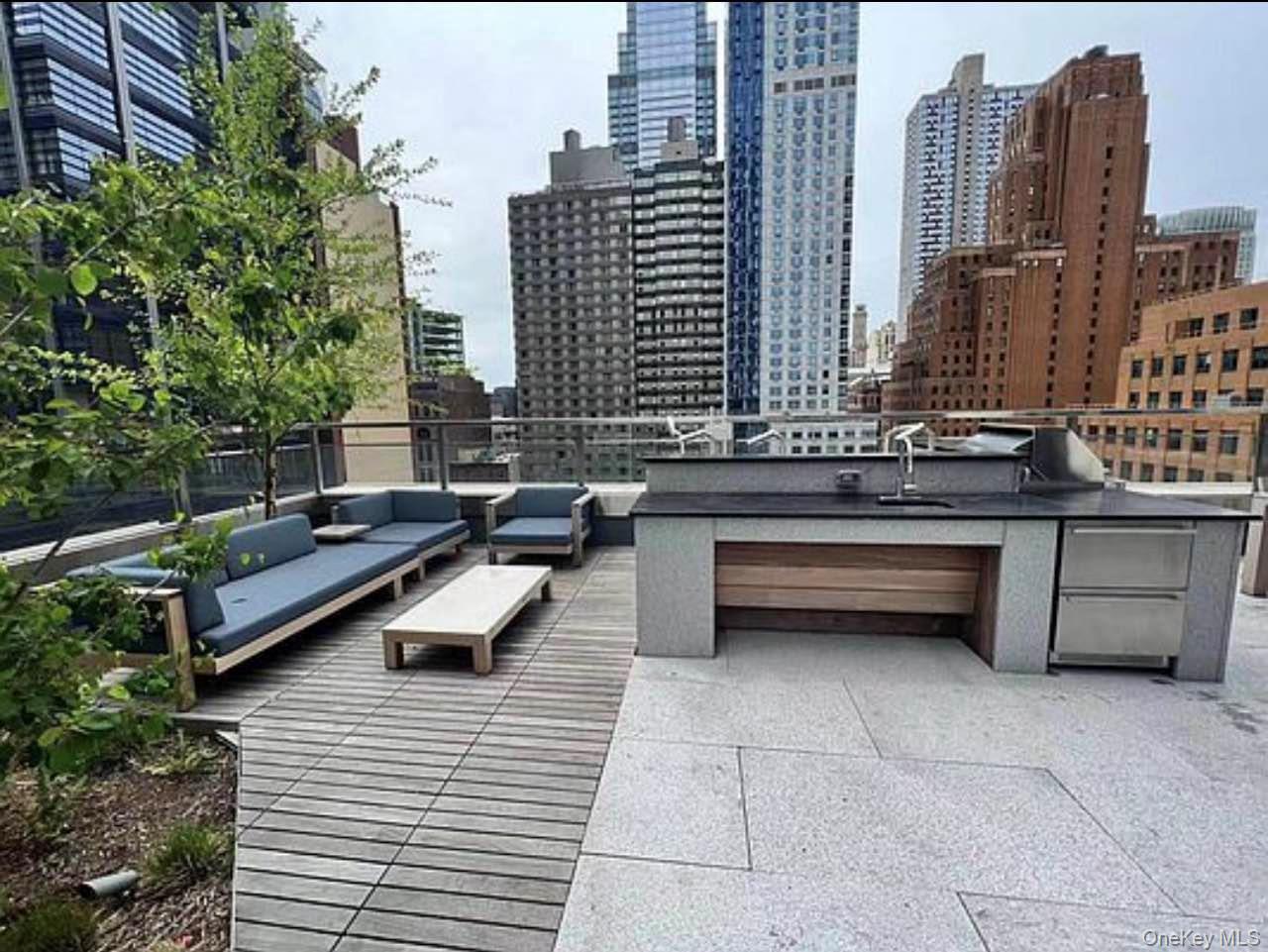 #4 photo, 138 Willoughby Street, Brooklyn , NY 11201