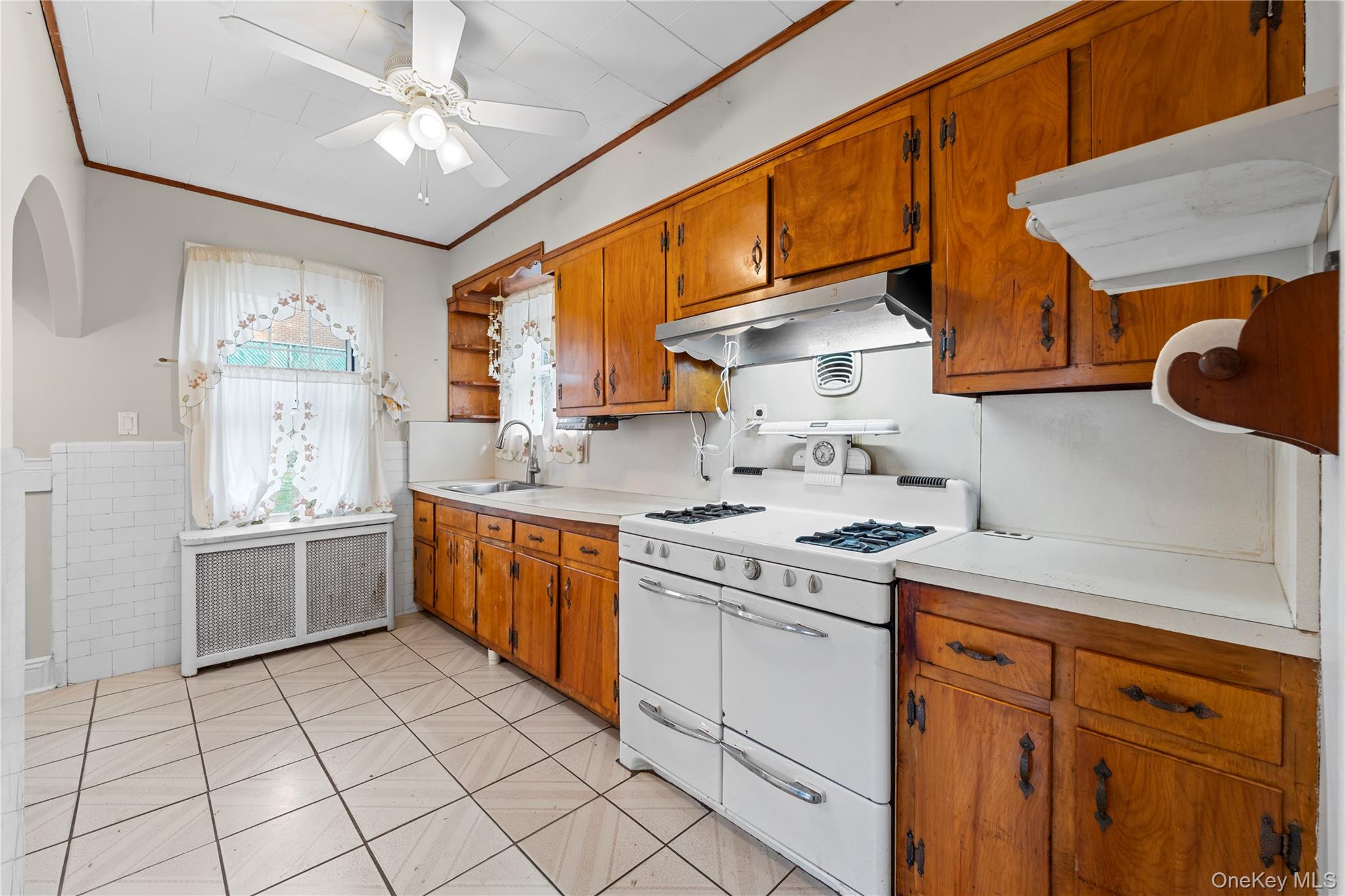 #10 photo, 41-29 248th Street, Little Neck , NY 11363