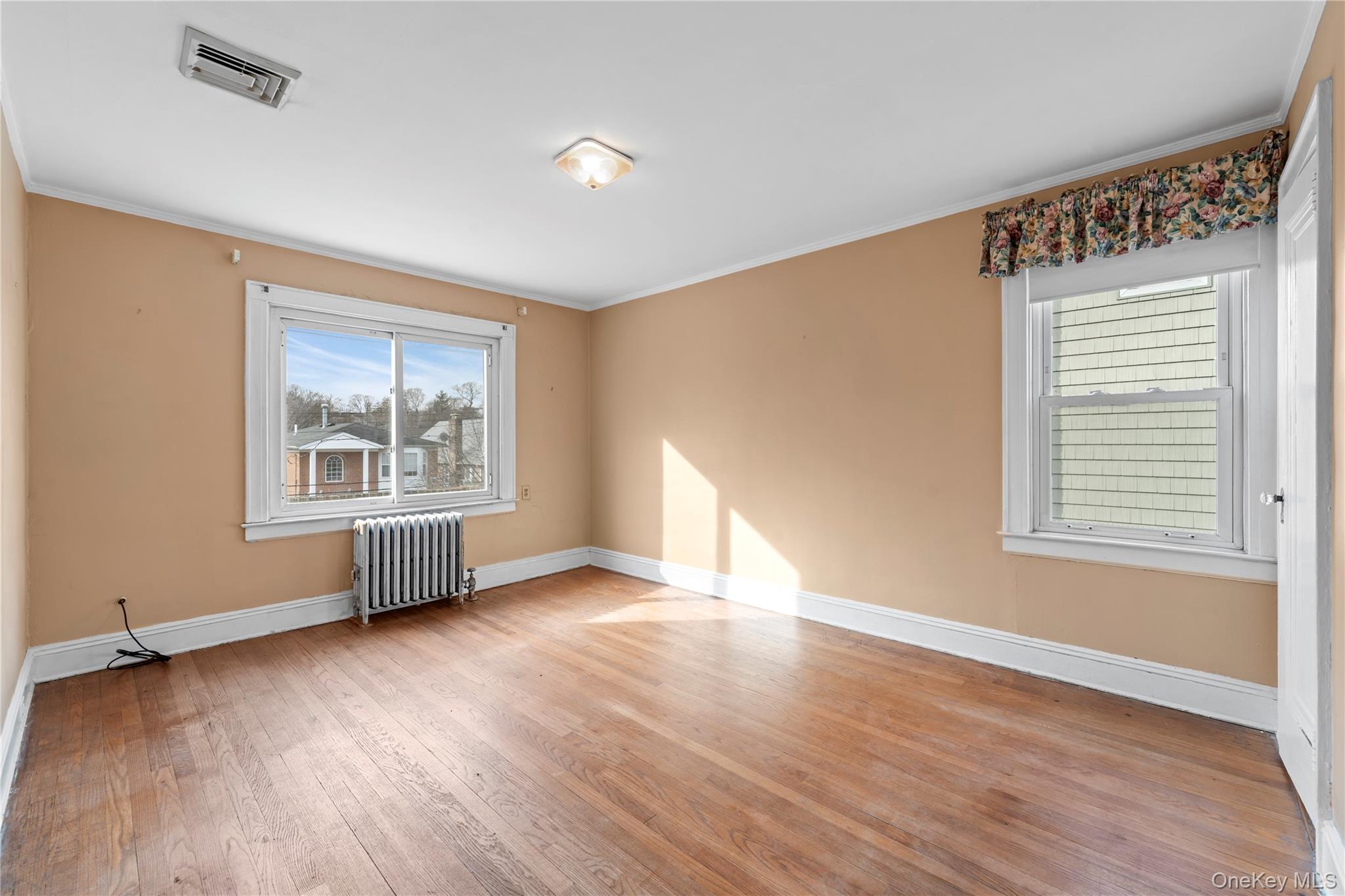 #17 photo, 41-29 248th Street, Little Neck , NY 11363