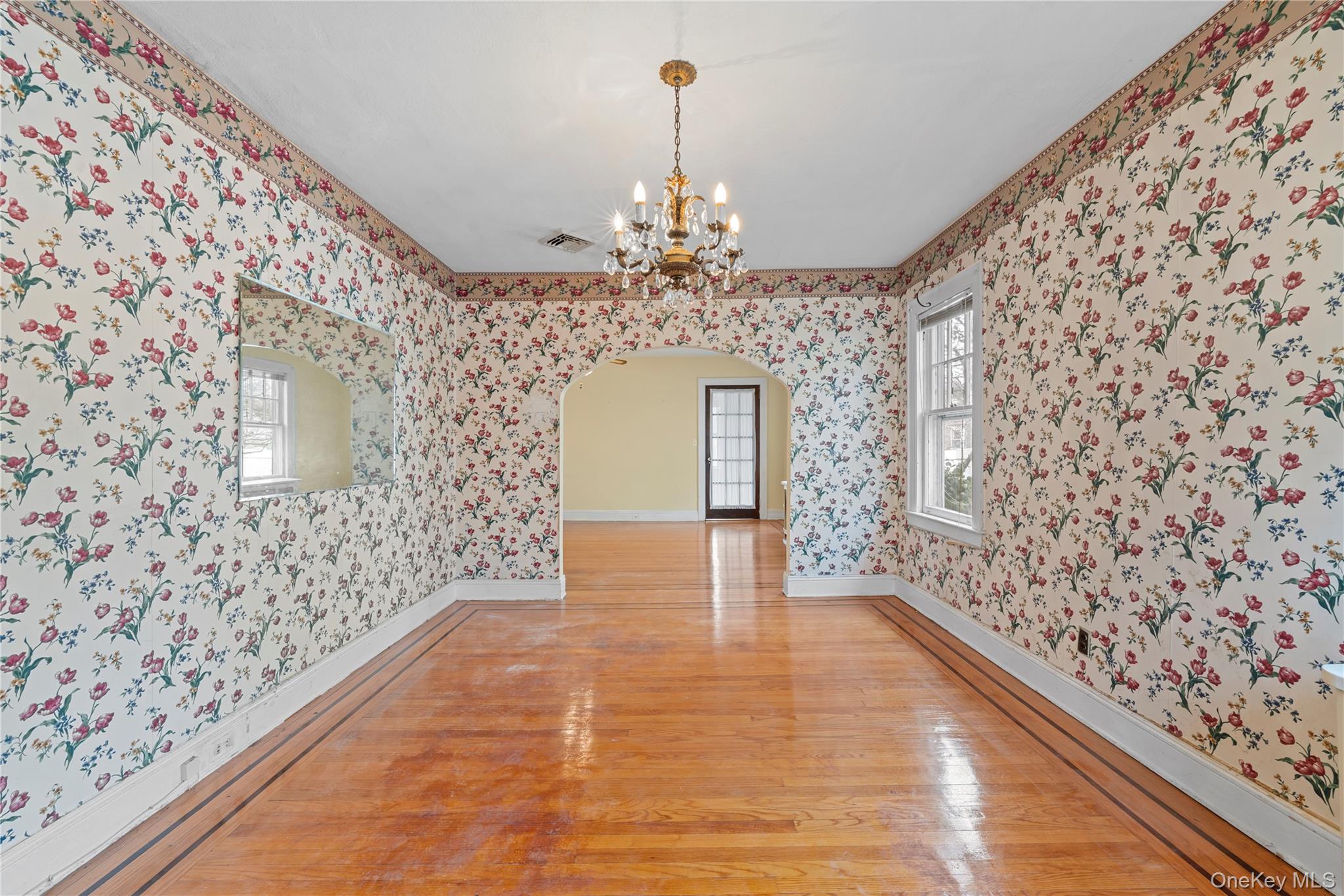 #5 photo, 41-29 248th Street, Little Neck , NY 11363