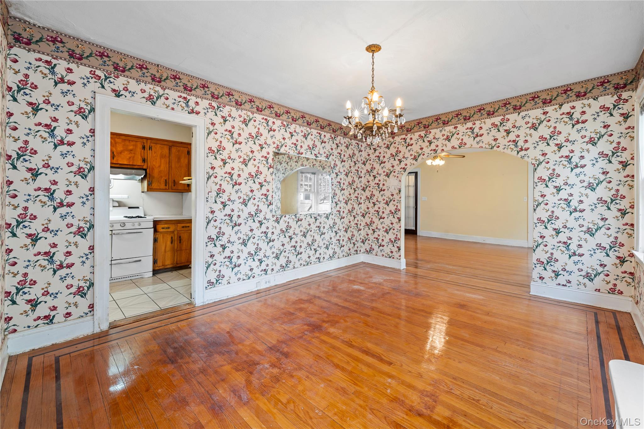 #6 photo, 41-29 248th Street, Little Neck , NY 11363