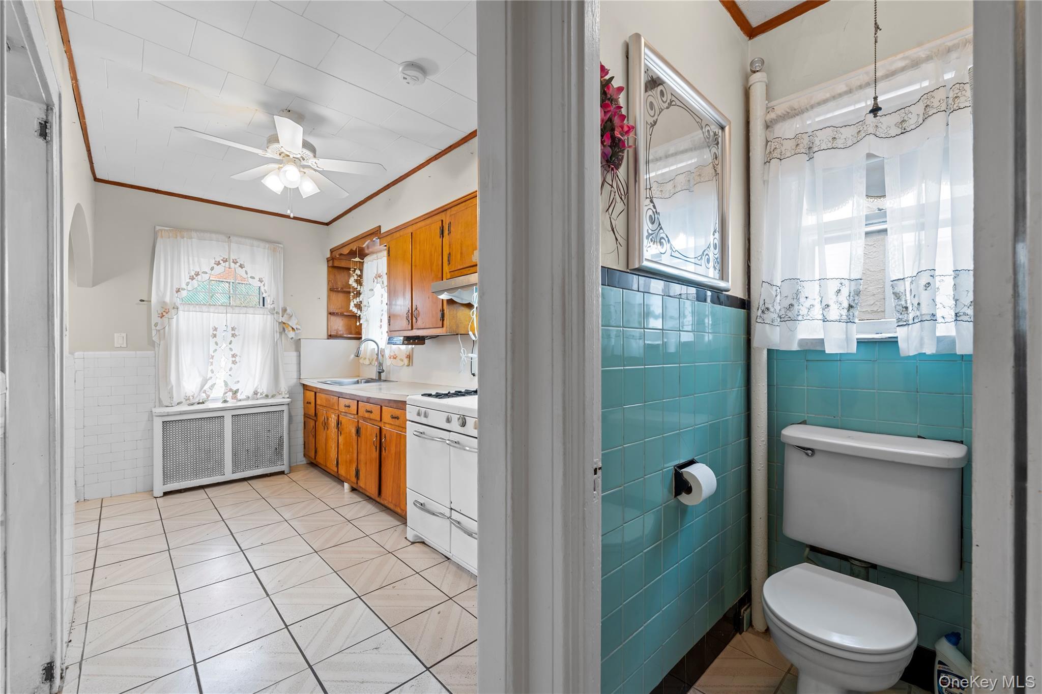 #7 photo, 41-29 248th Street, Little Neck , NY 11363