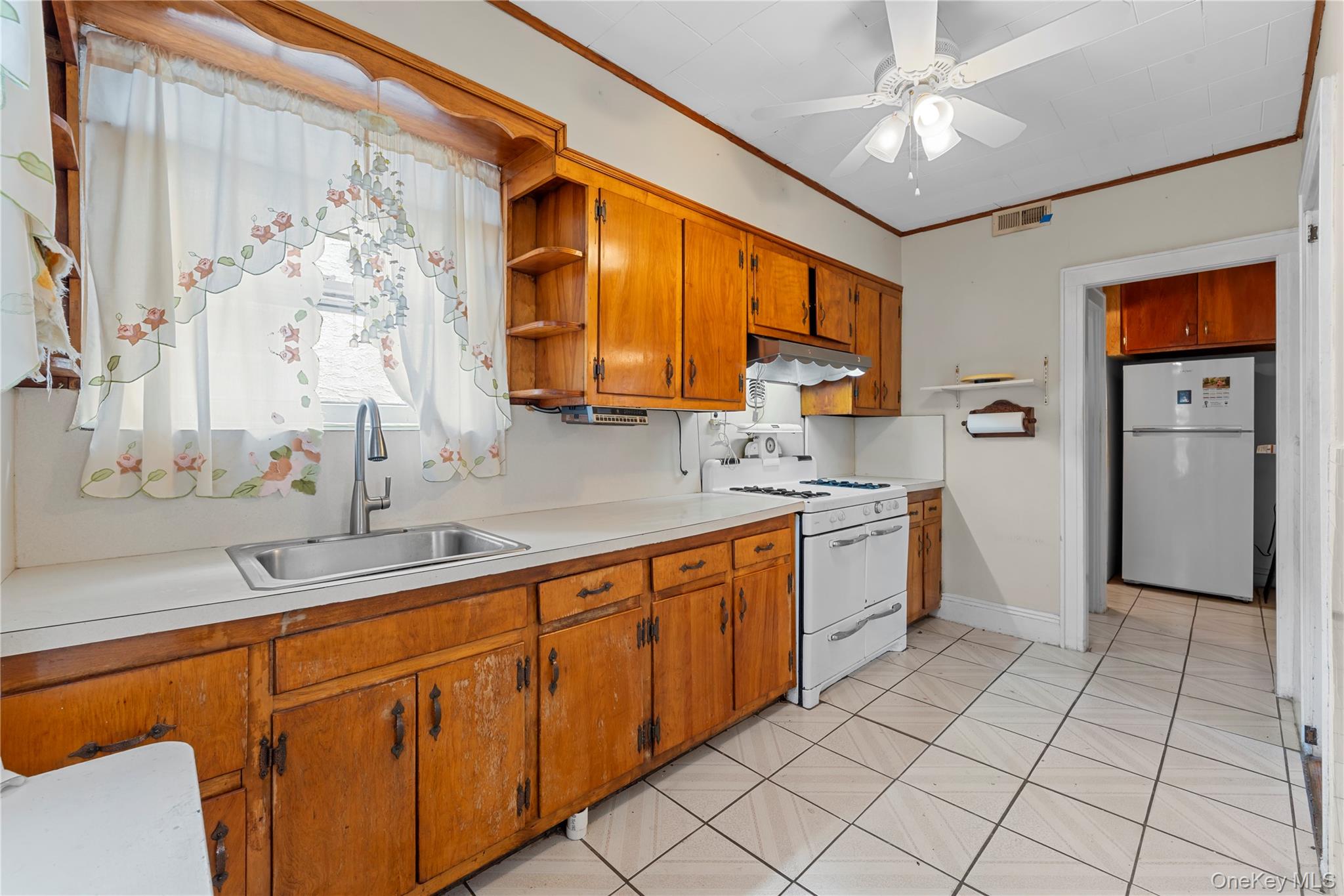 #8 photo, 41-29 248th Street, Little Neck , NY 11363