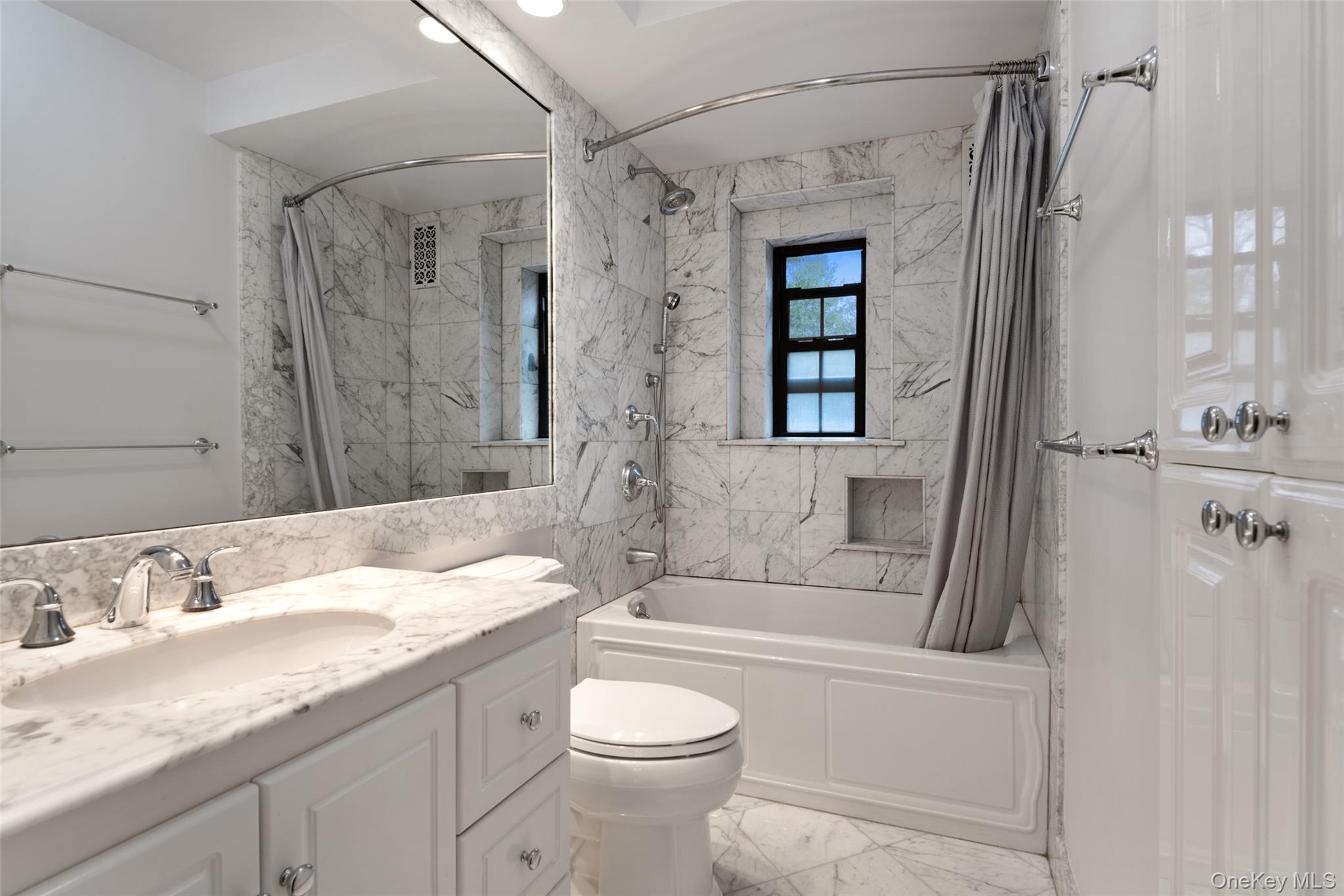 #11 photo, 1444 Boston Post Road, Larchmont , NY 10538