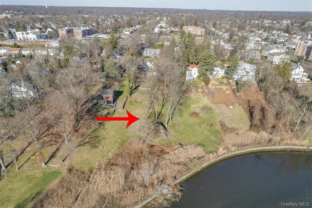 #13 photo, 729 Stuart Avenue, Mamaroneck , NY 10543