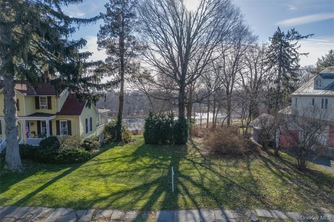 #4 photo, 729 Stuart Avenue, Mamaroneck , NY 10543