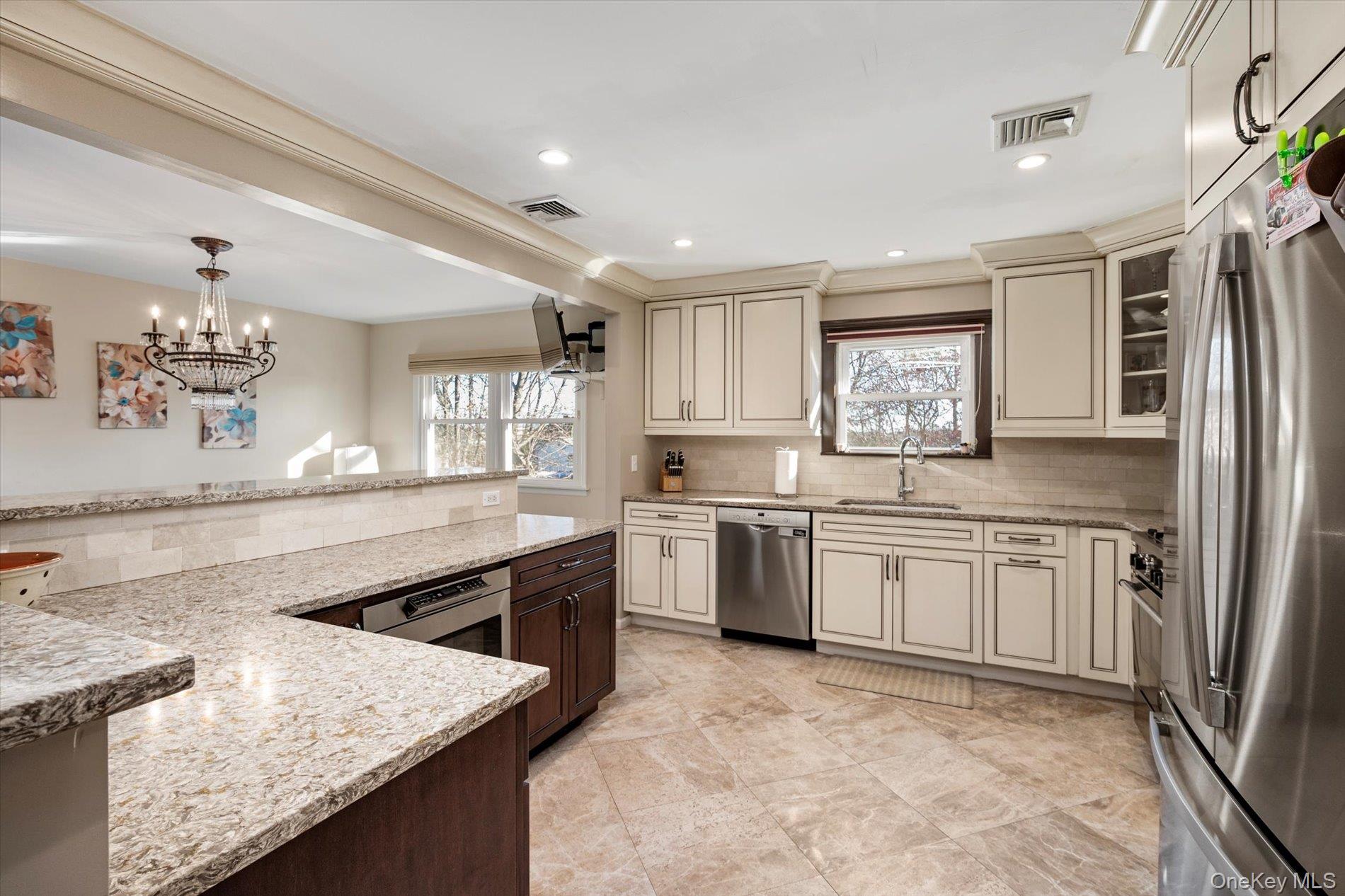 #9 photo, 68 Valentine Avenue, সাফোক কাউন্টি Huntington , NY 11743