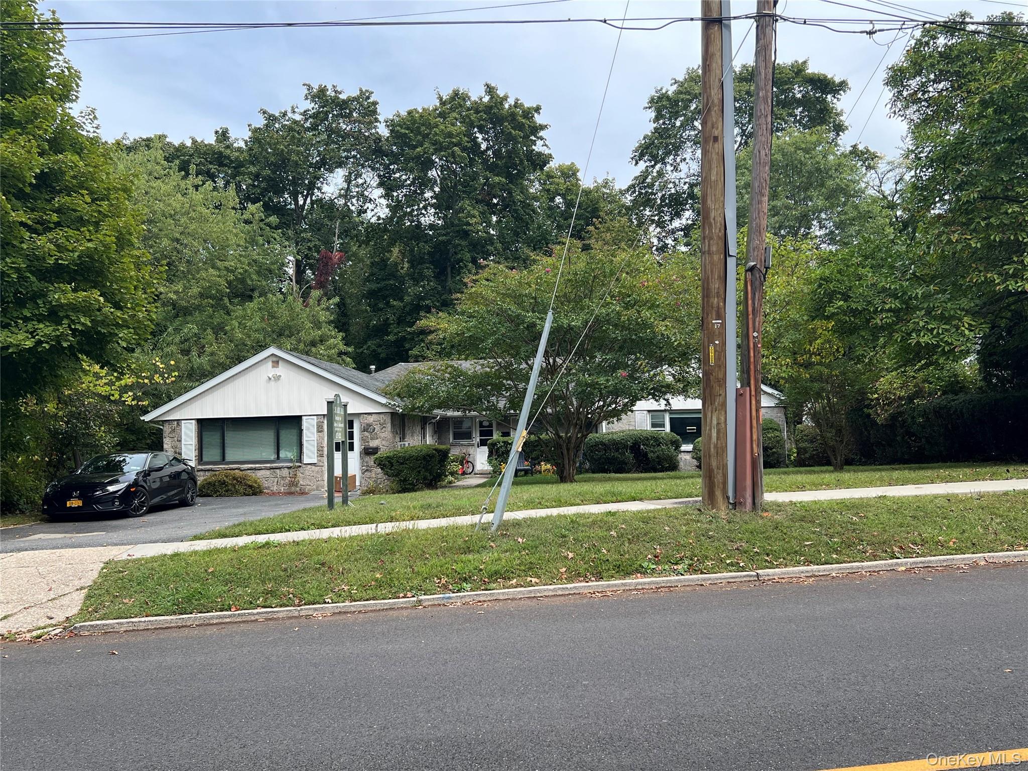 #1 photo, 118 Nassau Road, Huntington , NY 11743