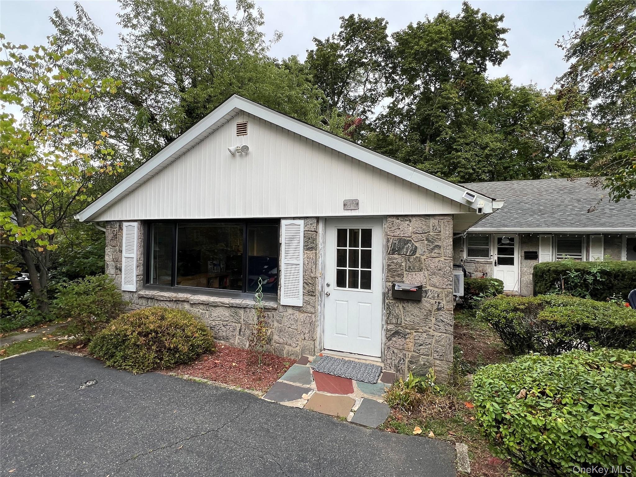 #2 photo, 118 Nassau Road, Huntington , NY 11743