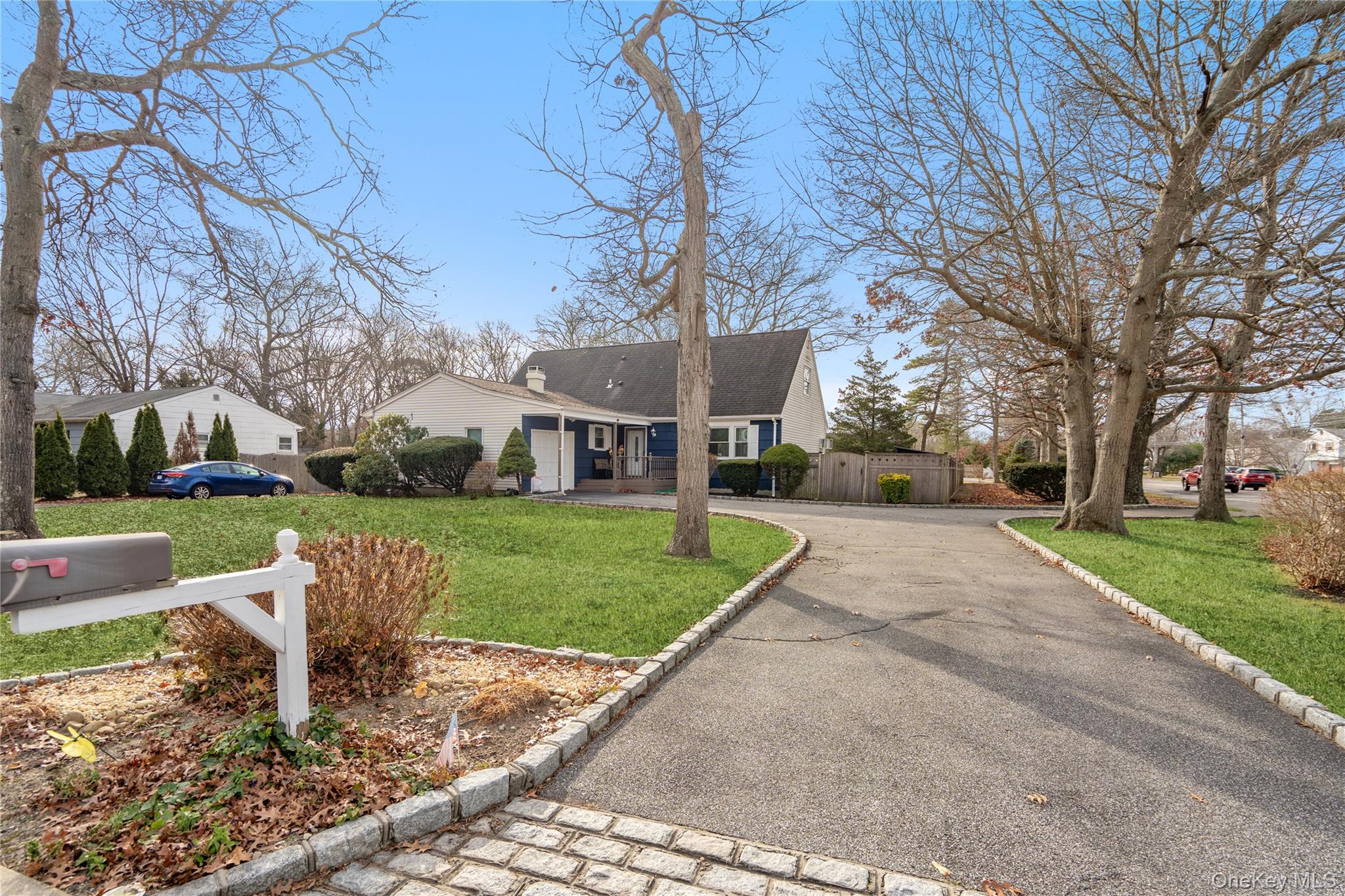 #1 photo, 151 Allwood Avenue, 東長島 Central Islip , NY 11722