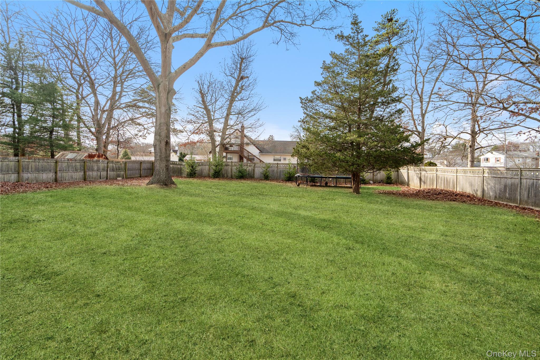 #16 photo, 151 Allwood Avenue, 東長島 Central Islip , NY 11722