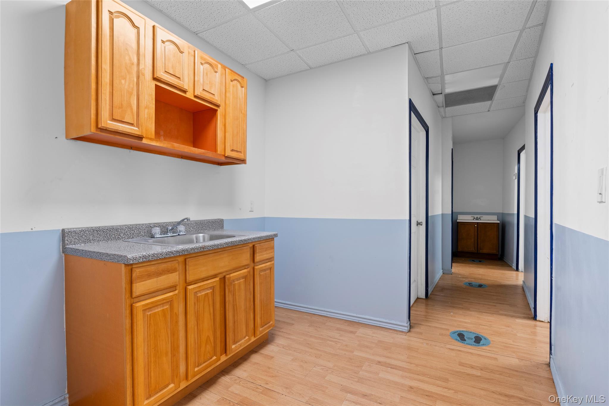 #5 photo, 12115 Jamaica Avenue, Richmond Hill , NY 11418