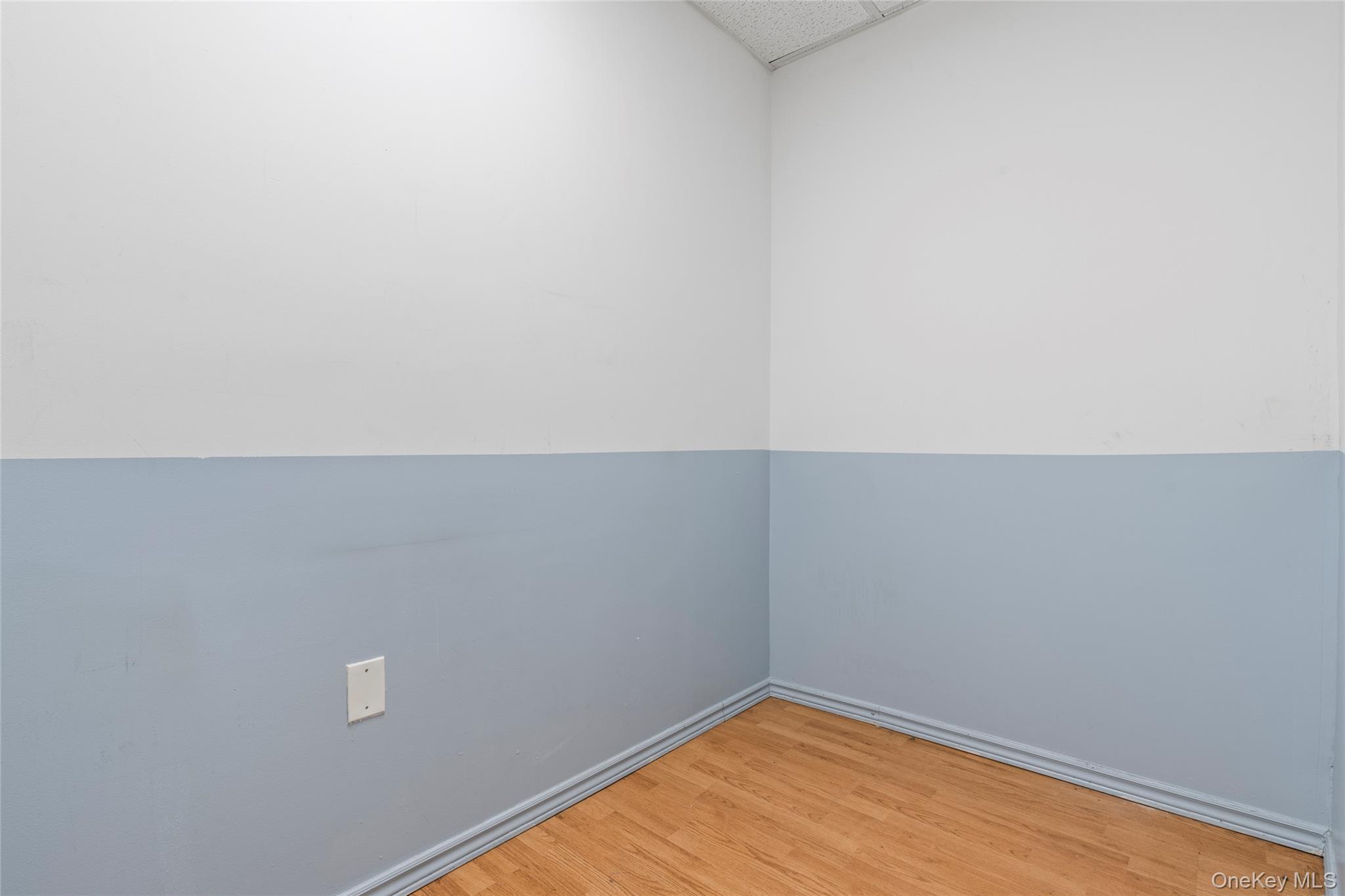 #7 photo, 12115 Jamaica Avenue, Richmond Hill , NY 11418