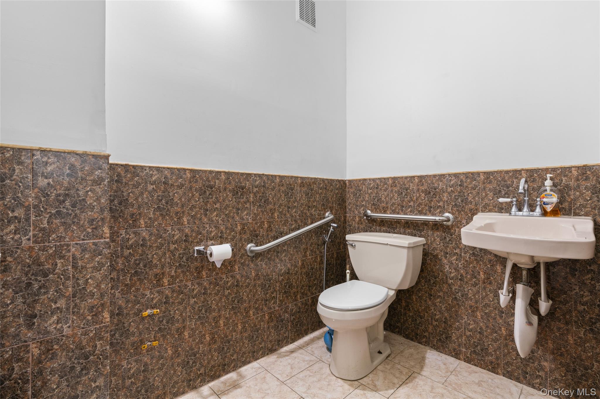 #8 photo, 12115 Jamaica Avenue, Richmond Hill , NY 11418