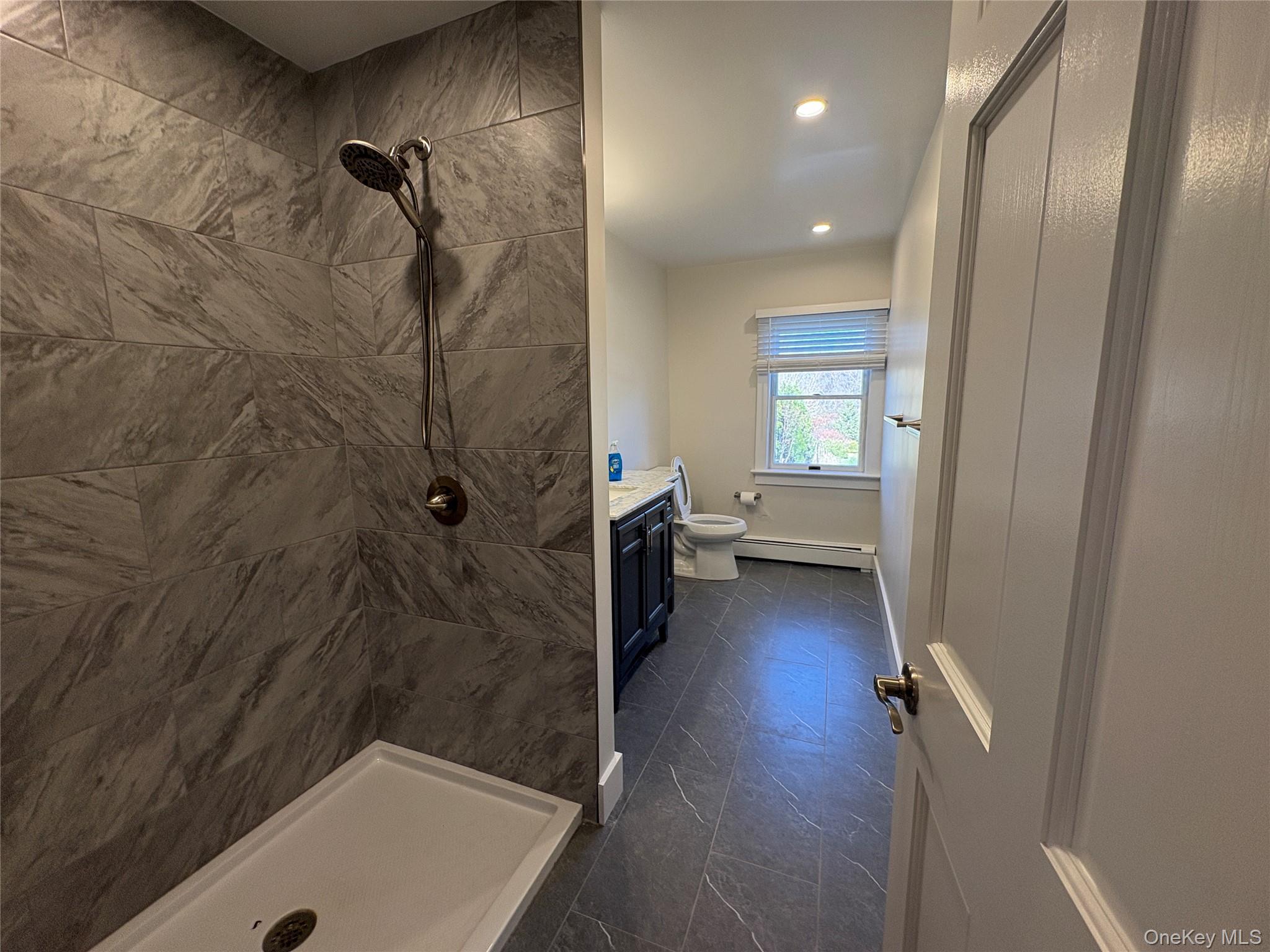 #5 photo, 49925 Main Road, Southold , NY 11971