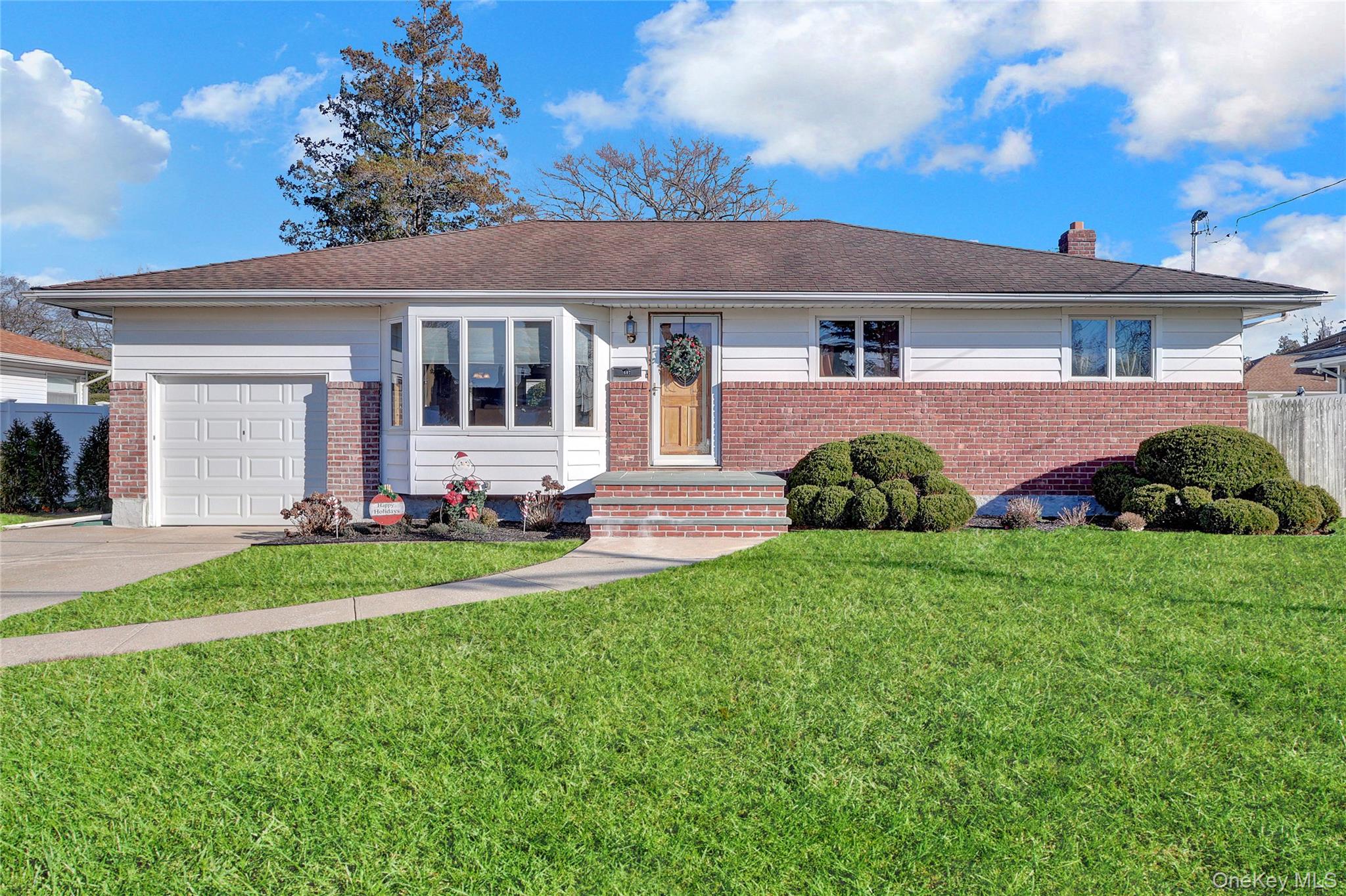 #1 photo, 607 Saint George Avenue, North Babylon , NY 11703