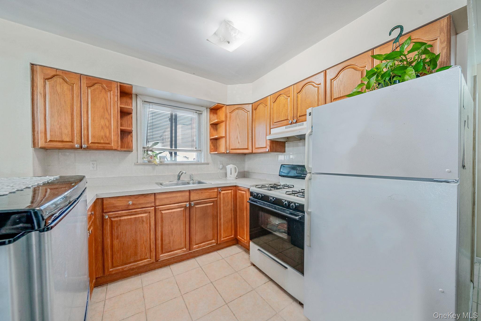 #4 photo, 16740 145th Drive, Куинс ‖ Jamaica , NY 11434