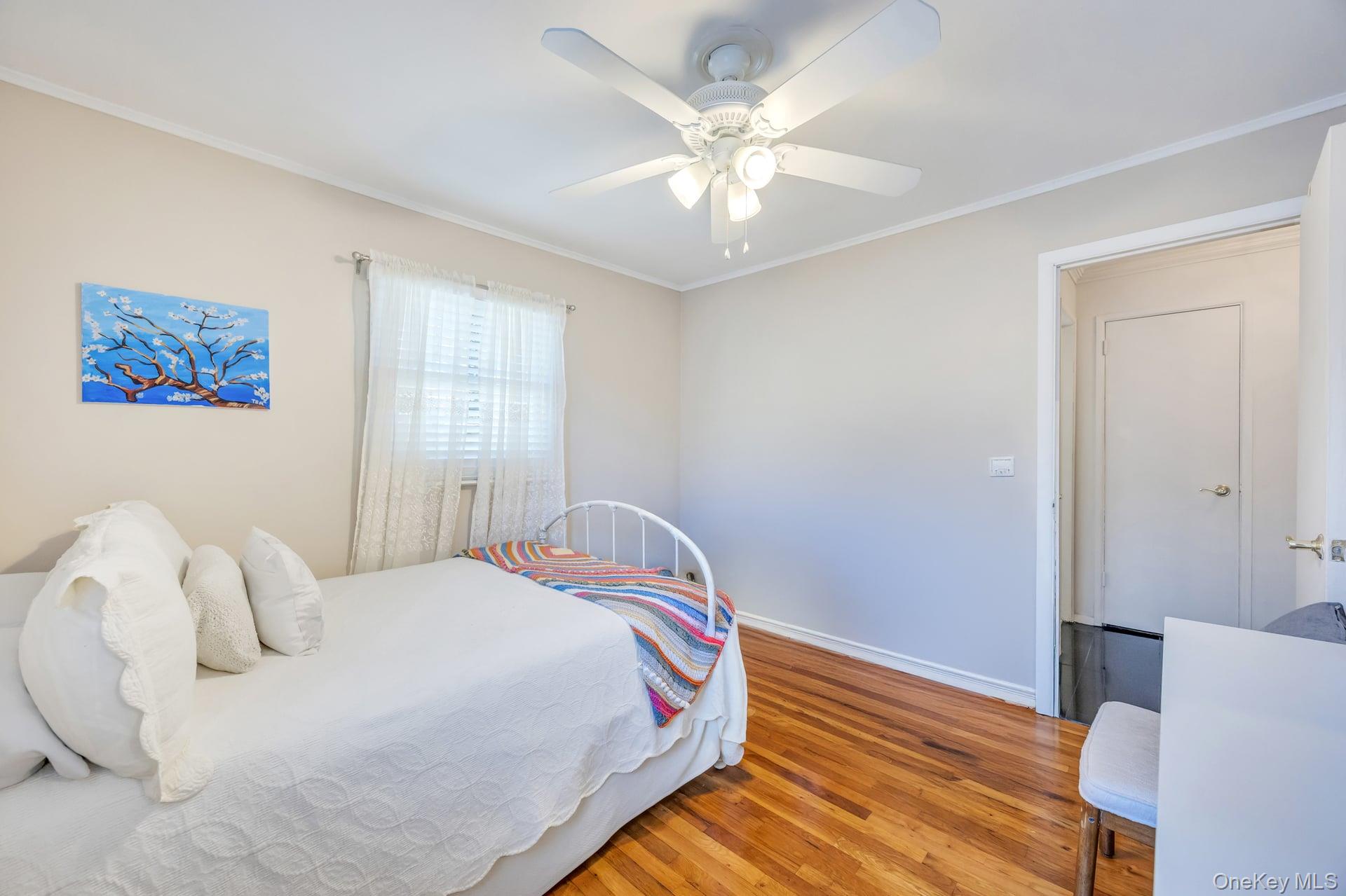 #15 photo, 10 Layton Avenue, Hicksville , NY 11801